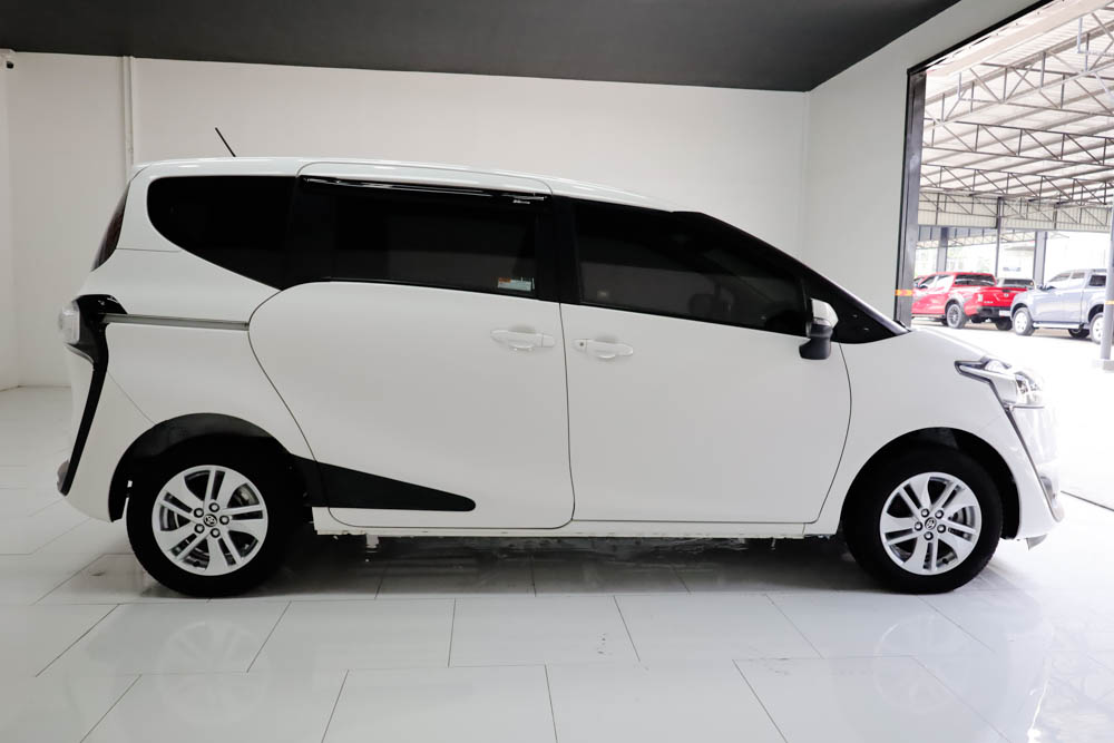 TOYOTA SIENTA 1.5 G (A2886)