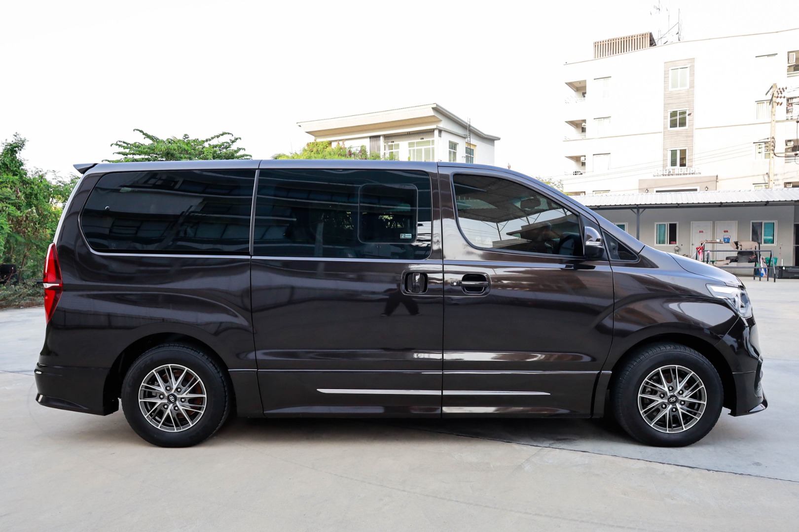 HYUNDAI H1 2.5 DELUXE (A3027)