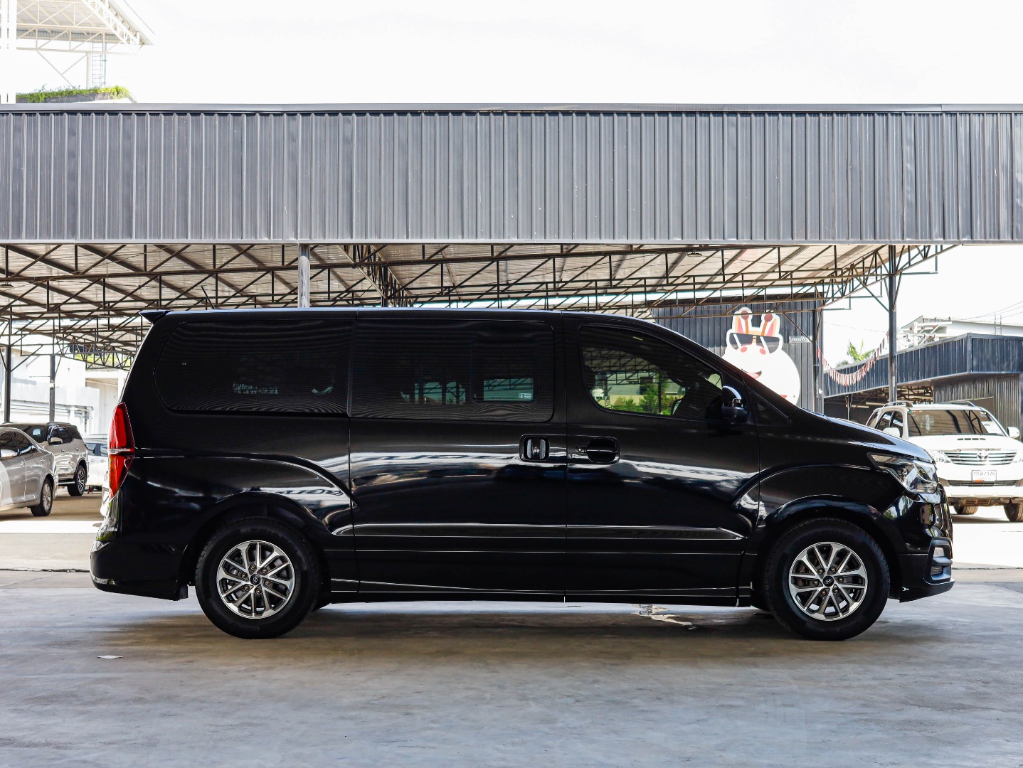 HYUNDAI H1 2.5 DELUXE (11ที่นั่ง) (A3033)