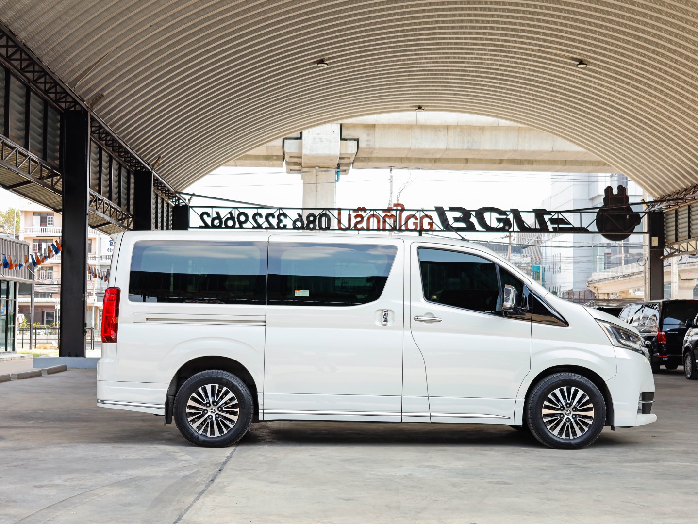 TOYOTA MAJESTY 2.8 GRANDE (A3055)