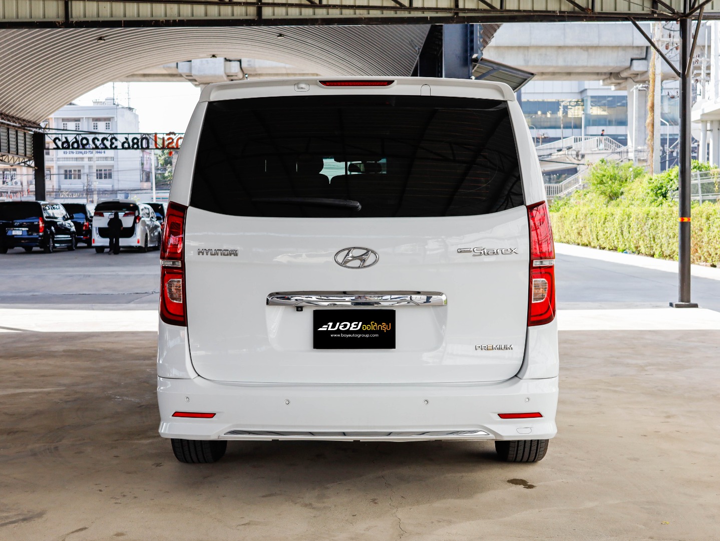 HYUNDAI  H1 GRAND STAREX 2.5 PREMIUM (7 ที่นั่ง)