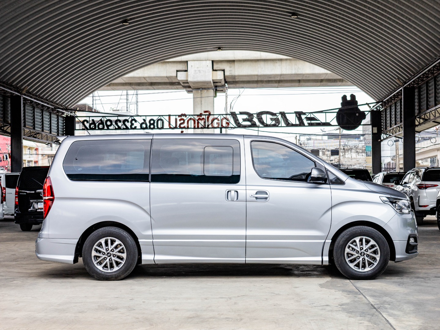 HYUNDAI H1 2.5 ELITE (11ที่นั่ง) (A3019)