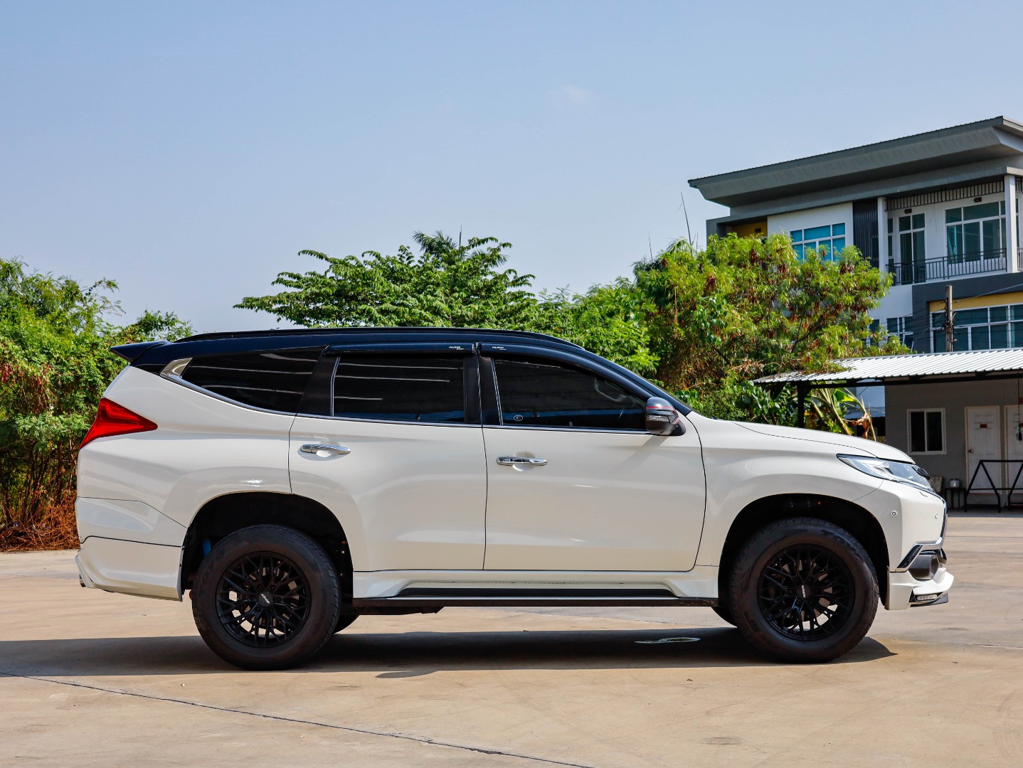 MITSUBISHI PAJERO SPORT 2.4 GT ELITE EDITION (4WD)