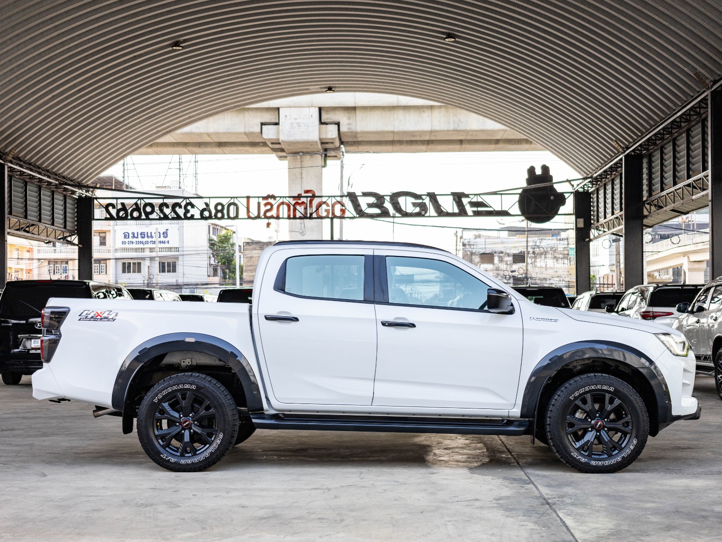 ISUZU NEW D-MAX V-CROSS CAB 4 3.0 M (4WD)