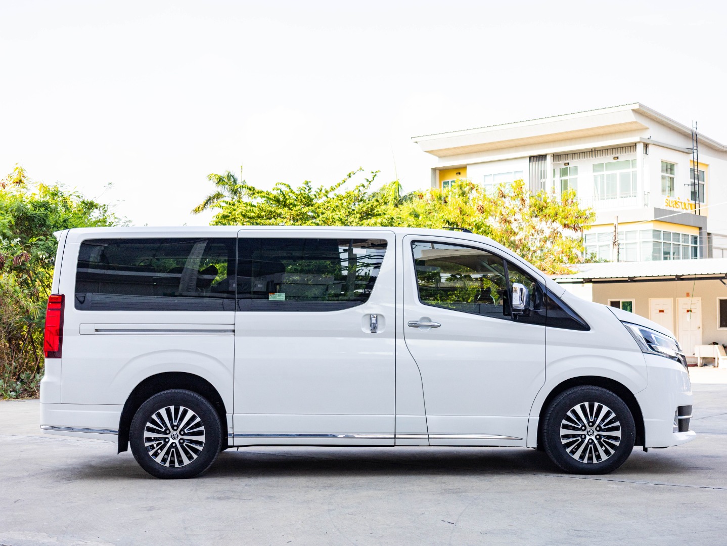 TOYOTA MAJESTY 2.8 PREMIUM (A3065)