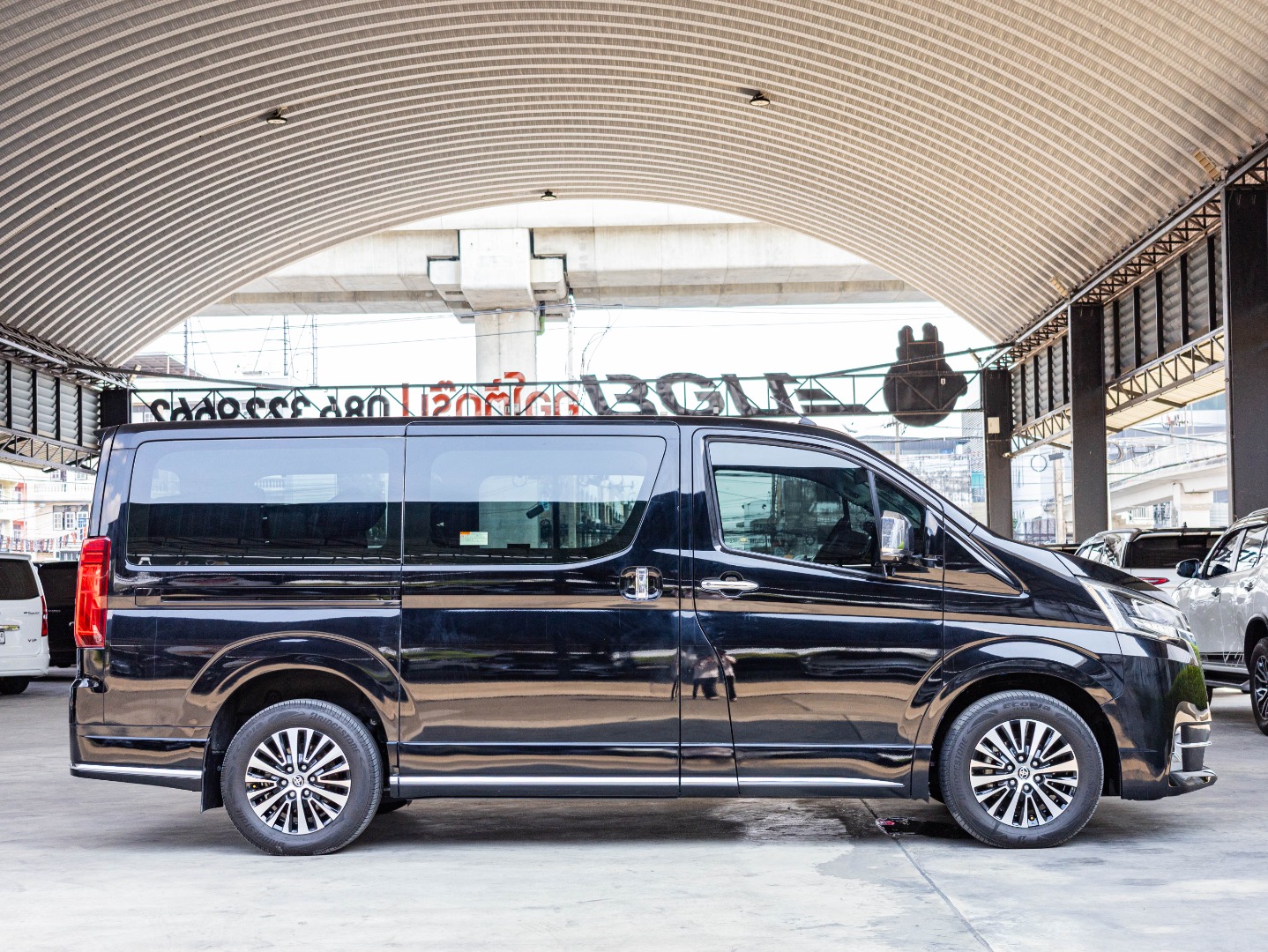 TOYOTA MAJESTY 2.8 PREMIUM (A3077)