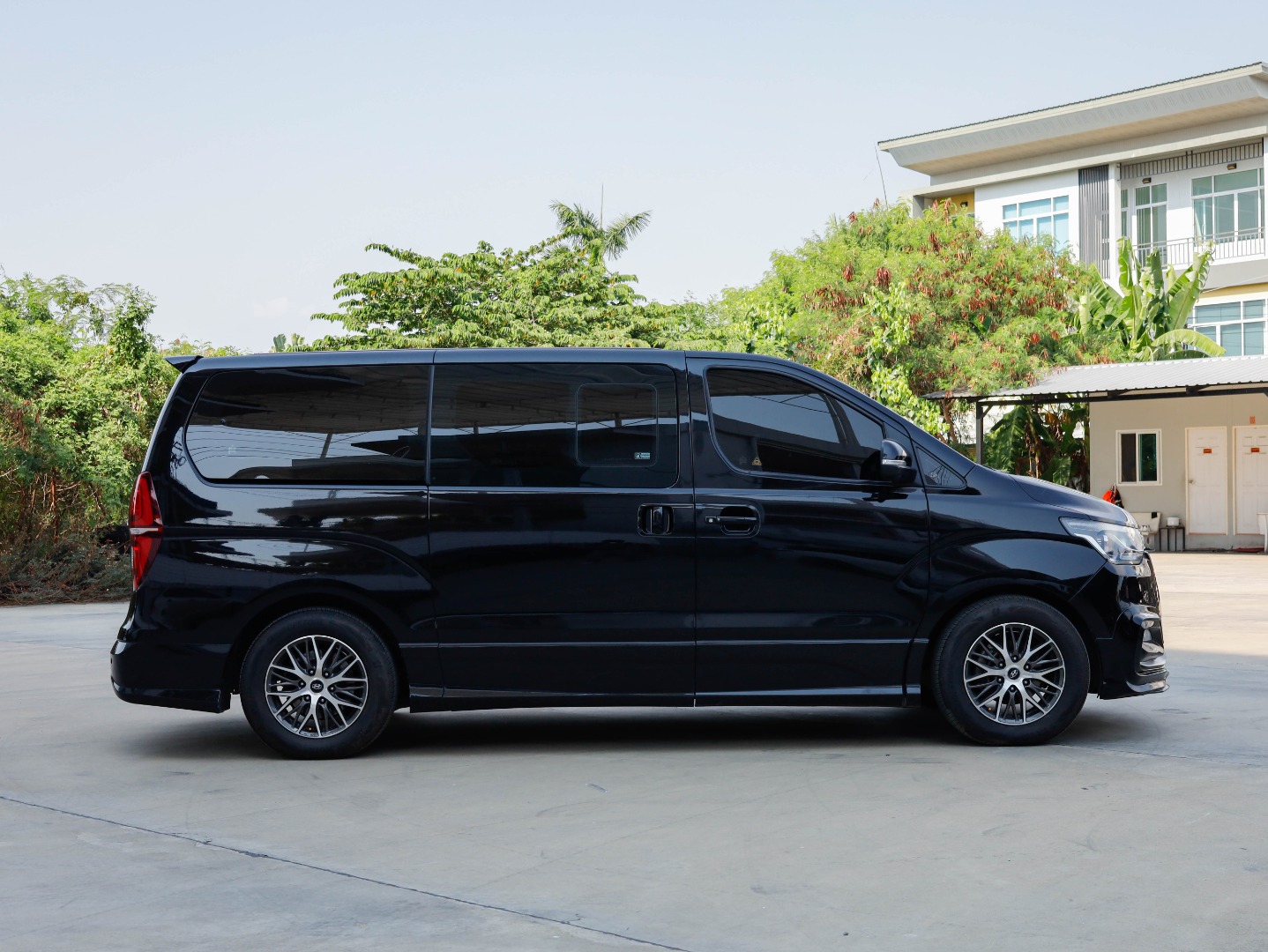 HYUNDAI  H1 GRAND STAREX 2.5 VIP (7 ที่นั่ง) (A3018)