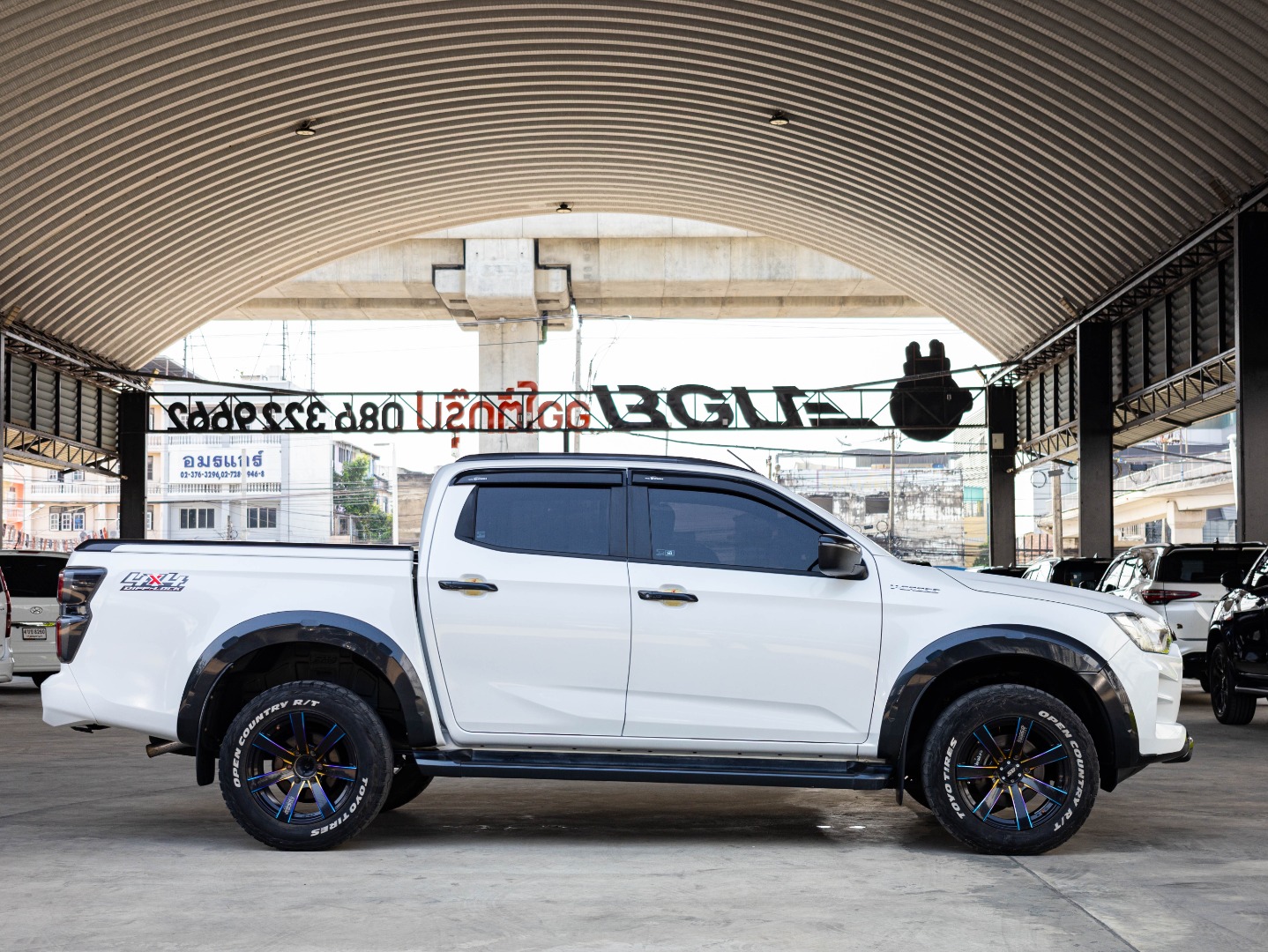 ISUZU  D-MAX V-CROSS CAB 4 3.0 ZP (4WD) (B1611)