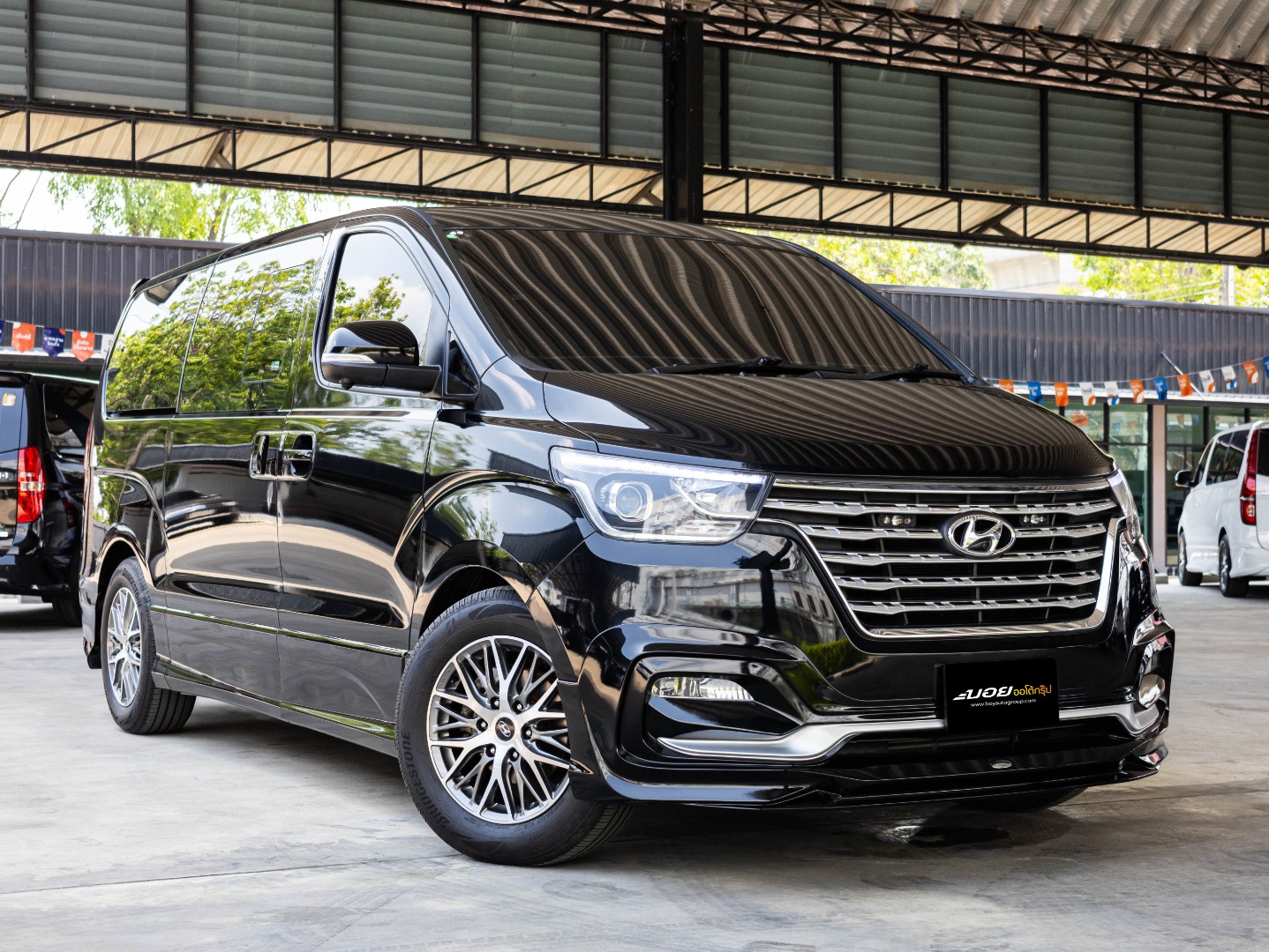 HYUNDAI  H1 GRAND STAREX 2.5 VIP (7 ที่นั่ง) (A3018)