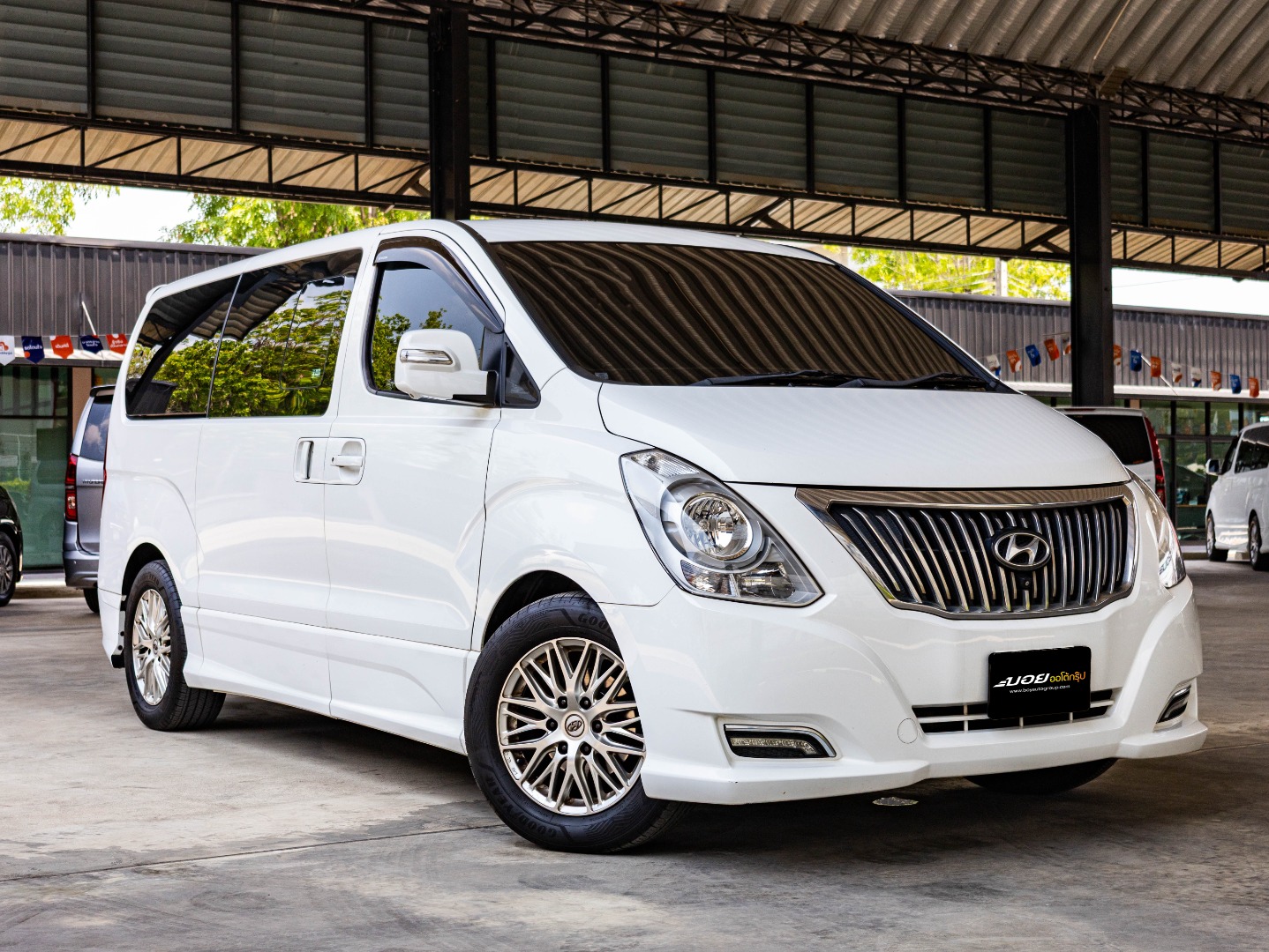 HYUNDAI  GRAND STAREX 2.5 PREMIUM (7 ที่นั่ง) (A3093)