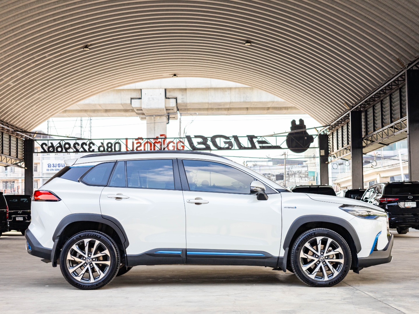 TOYOTA COROLLA CROSS 1.8 HYBRID PREMIUM SAFETY (A3106)