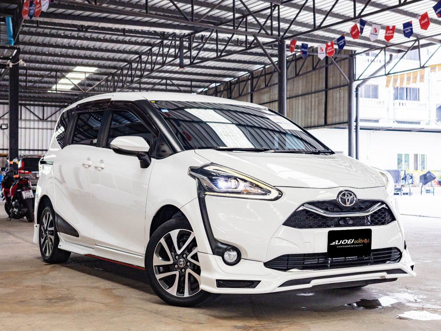 TOYOTA SIENTA 1.5 V (A3056)