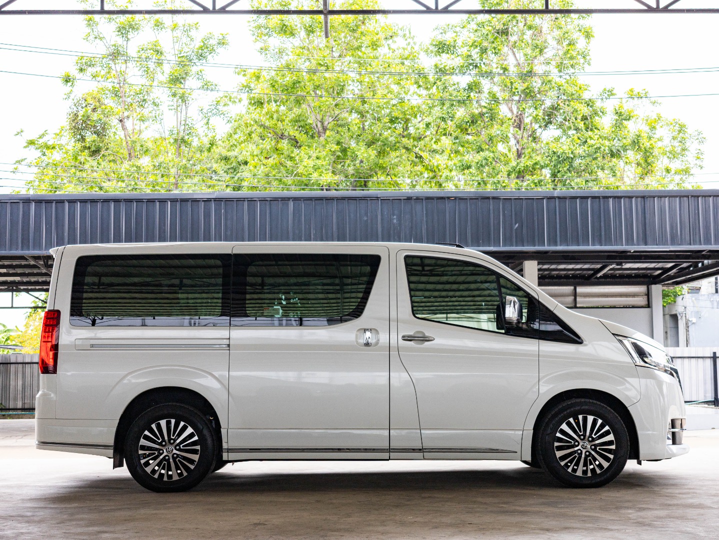 TOYOTA MAJESTY 2.8 PREMIUM (A3118)