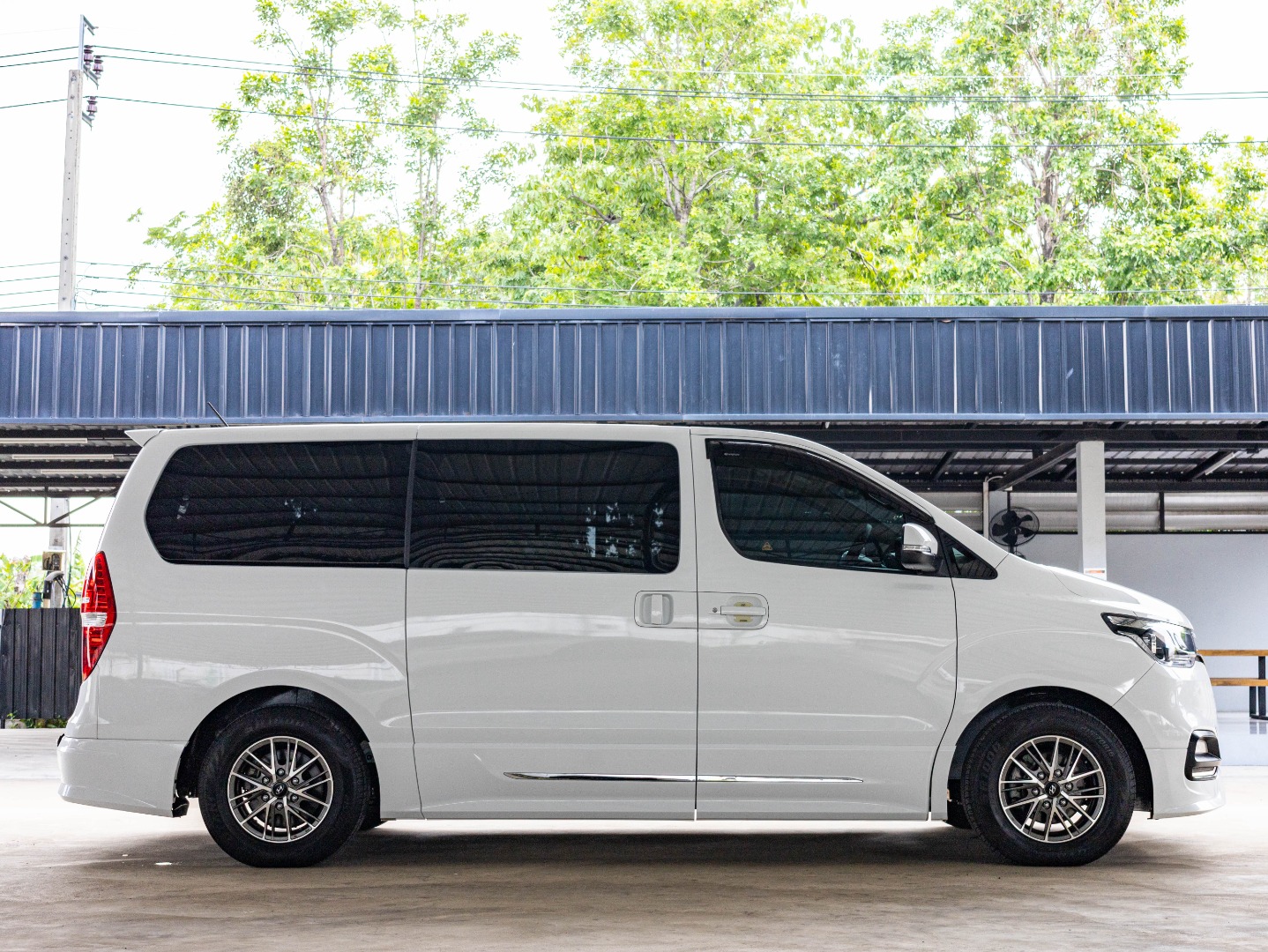 HYUNDAI H1 2.5 ELITE NS (11ที่นั่ง) (A3130)
