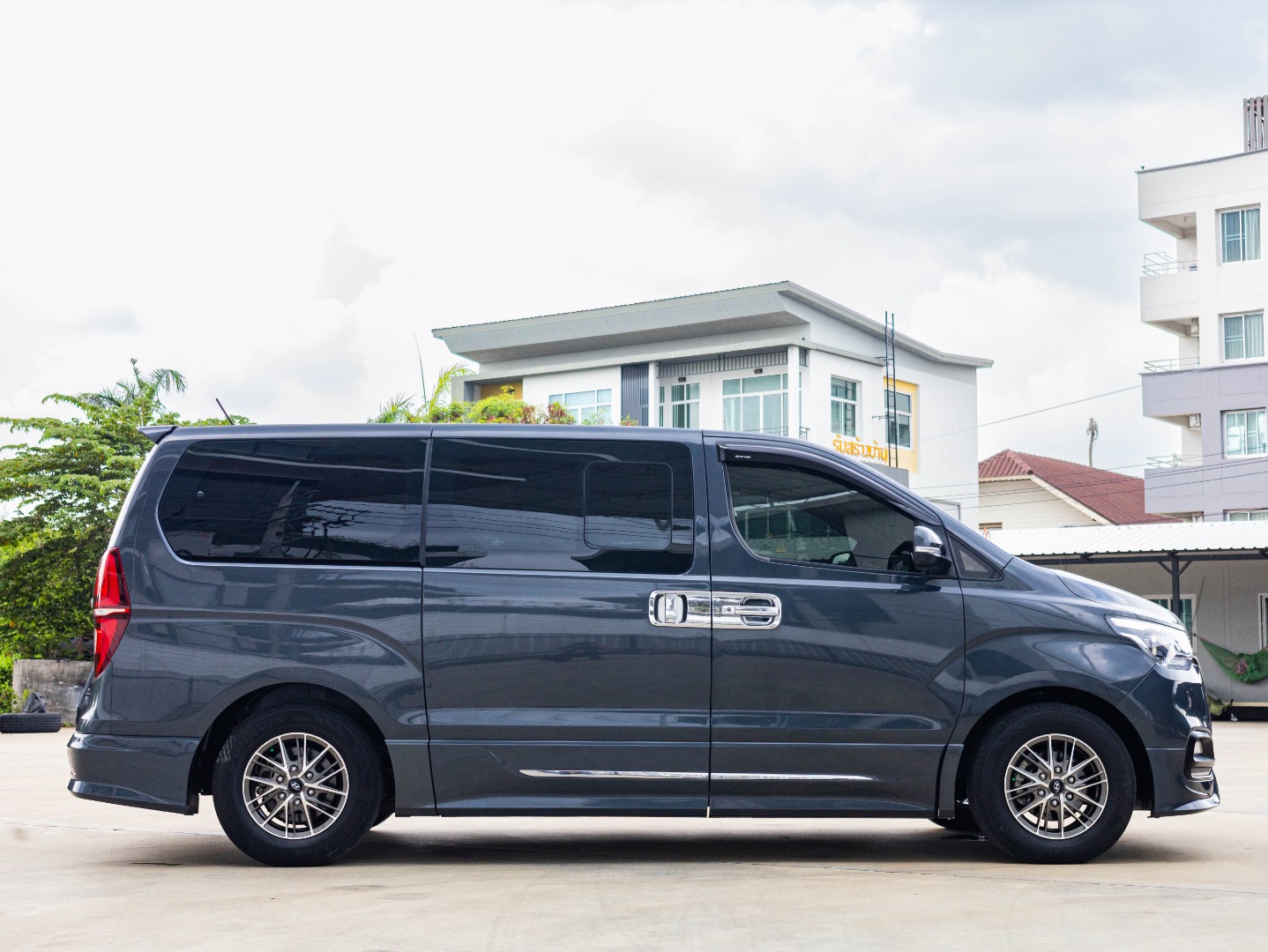 HYUNDAI H1 2.5 ELITE (11ที่นั่ง) (DAIMOND) (A3133)