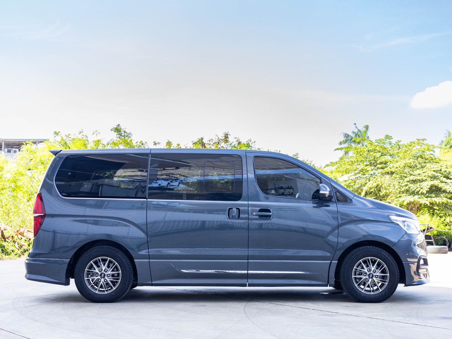 HYUNDAI H1 2.5 ELITE (11ที่นั่ง) (DAIMOND) (A3143)