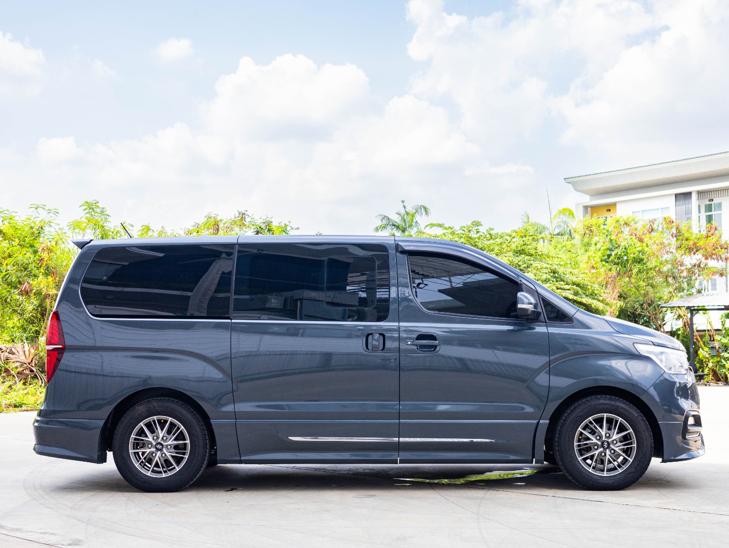 HYUNDAI H1 2.5 ELITE (11ที่นั่ง) (DAIMOND) (A3140)