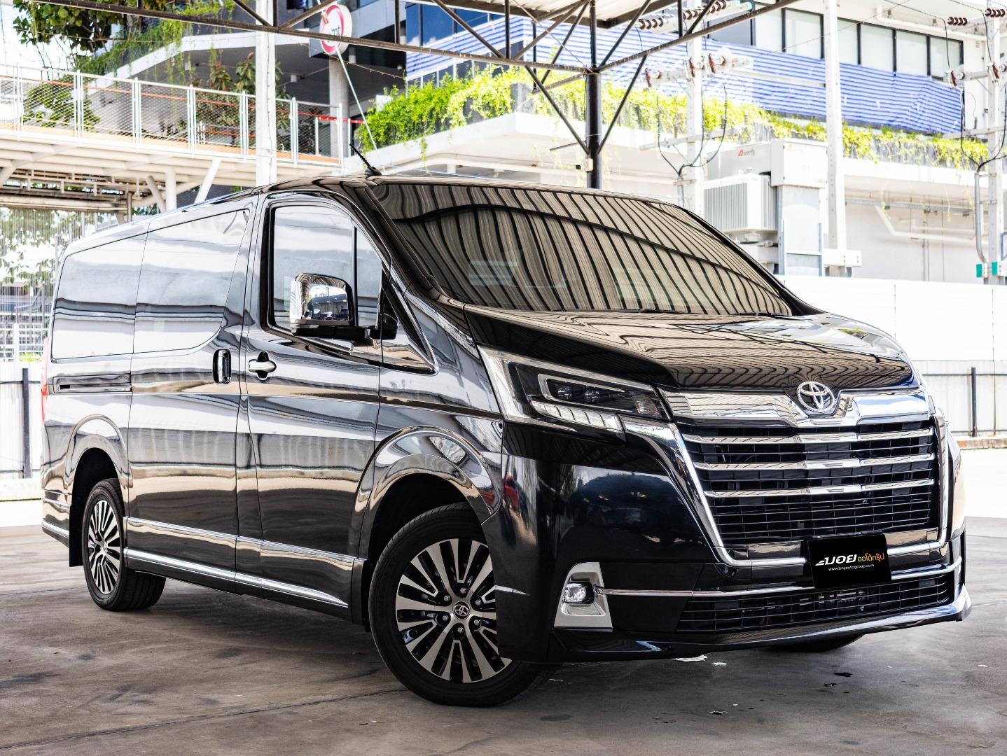 TOYOTA MAJESTY 2.8 STANDARD (A3145)