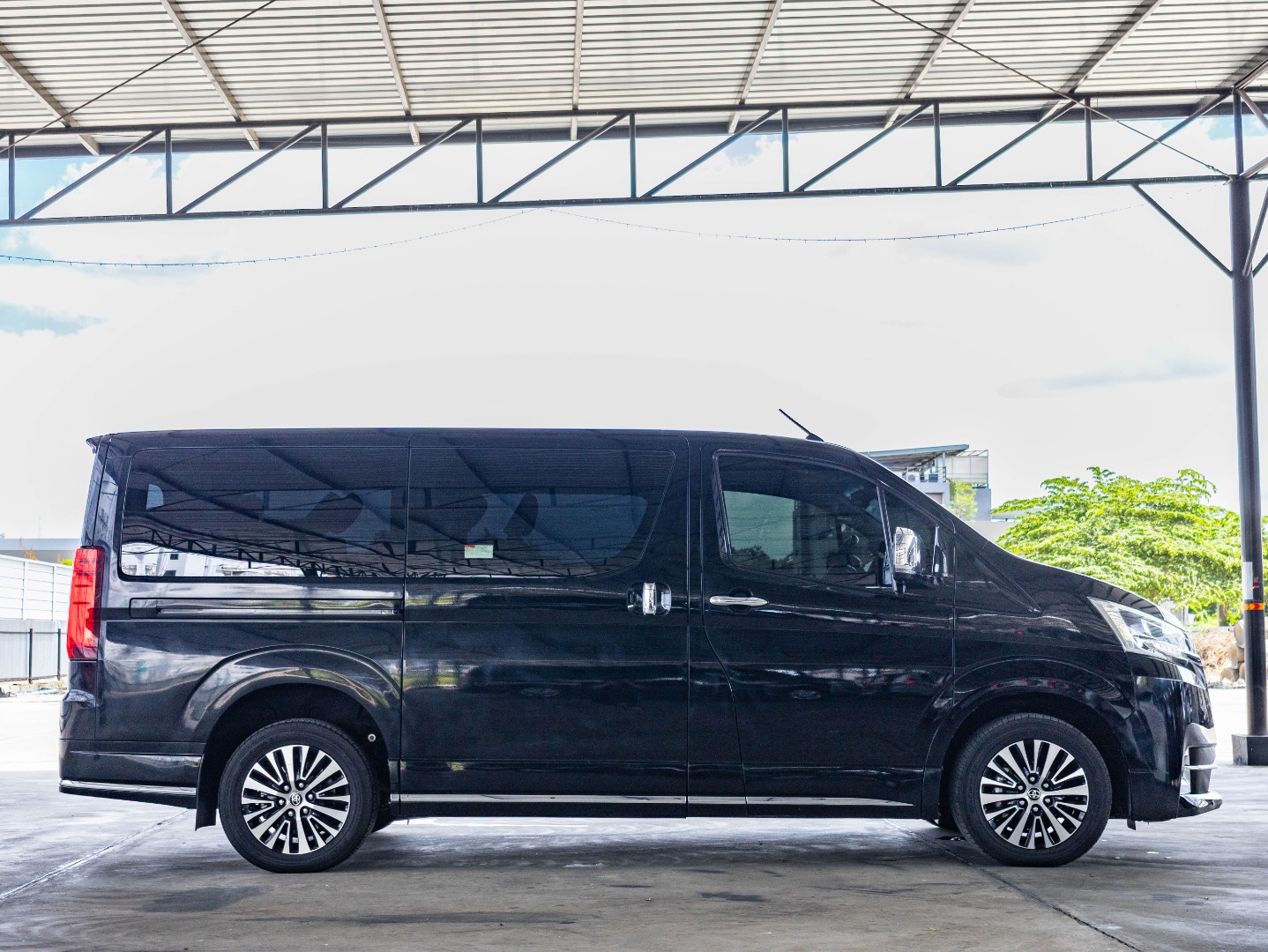TOYOTA MAJESTY 2.8 STANDARD (A3145)