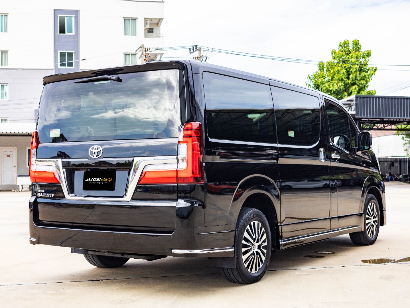 TOYOTA MAJESTY 2.8 STANDARD (A3146)