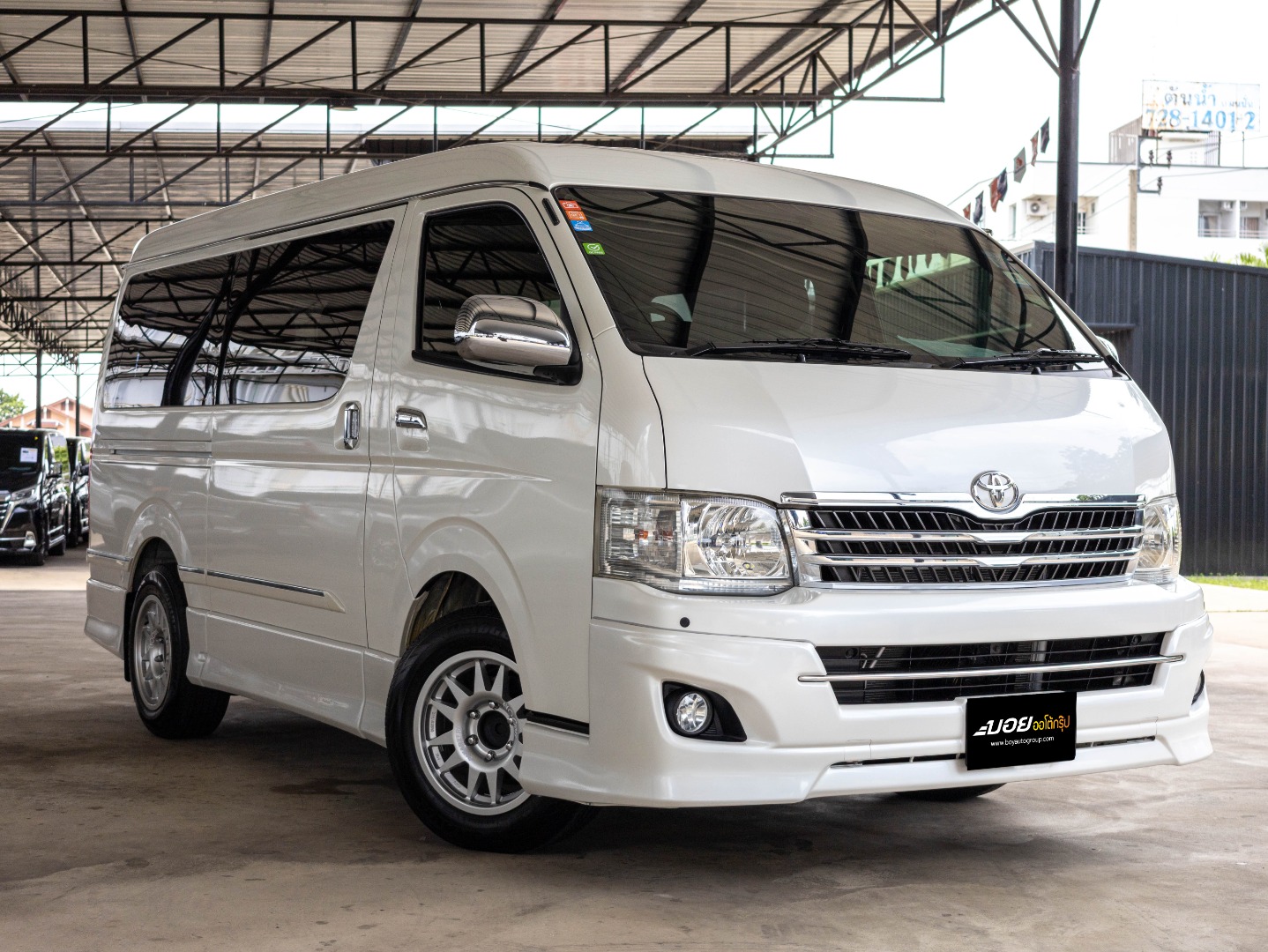 TOYOTA VENTURY 2.7 V