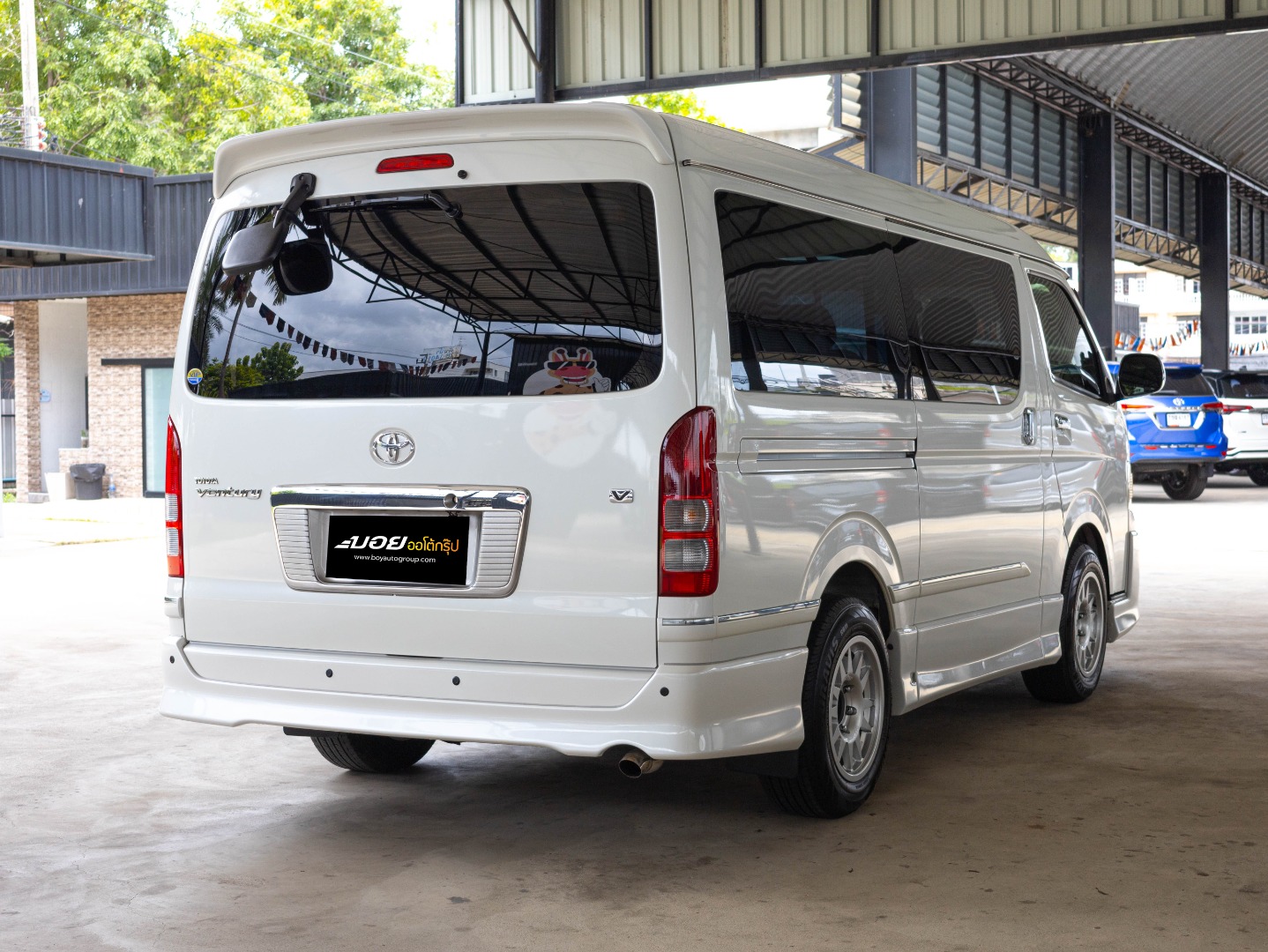 TOYOTA VENTURY 2.7 V