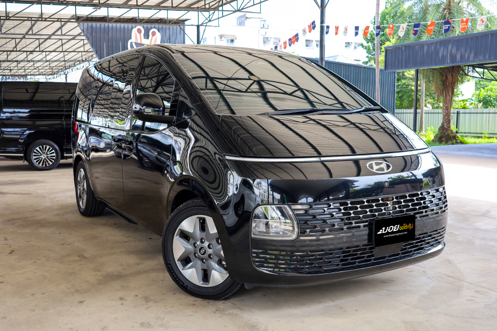 HYUNDAI STARIA 2.2 SEL (แต่งVIP เบาะ CAPTAIN SEAT) (RA3168)
