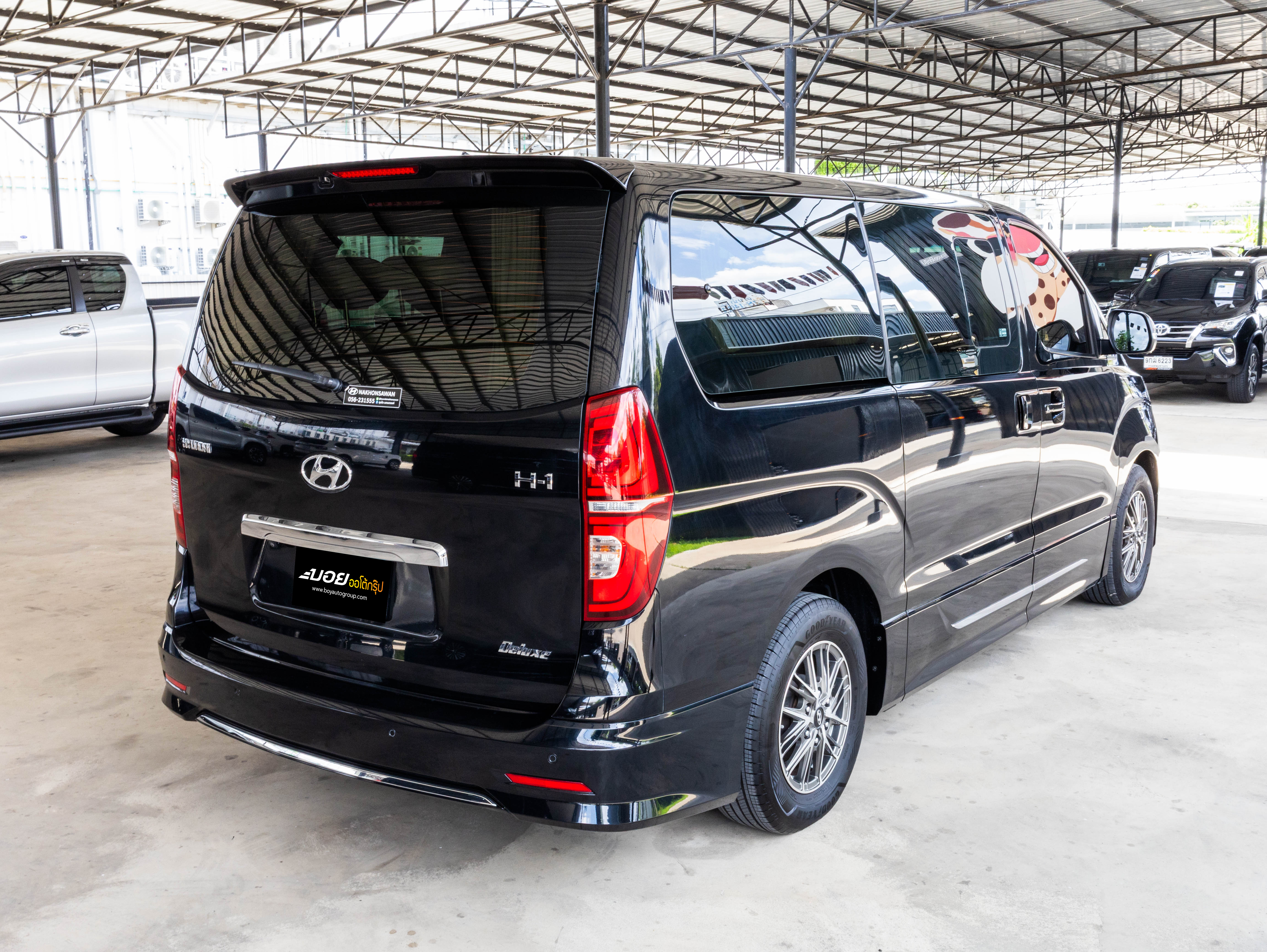 HYUNDAI H1 2.5 DELUXE (DIAMOND) (11ที่นั่ง)