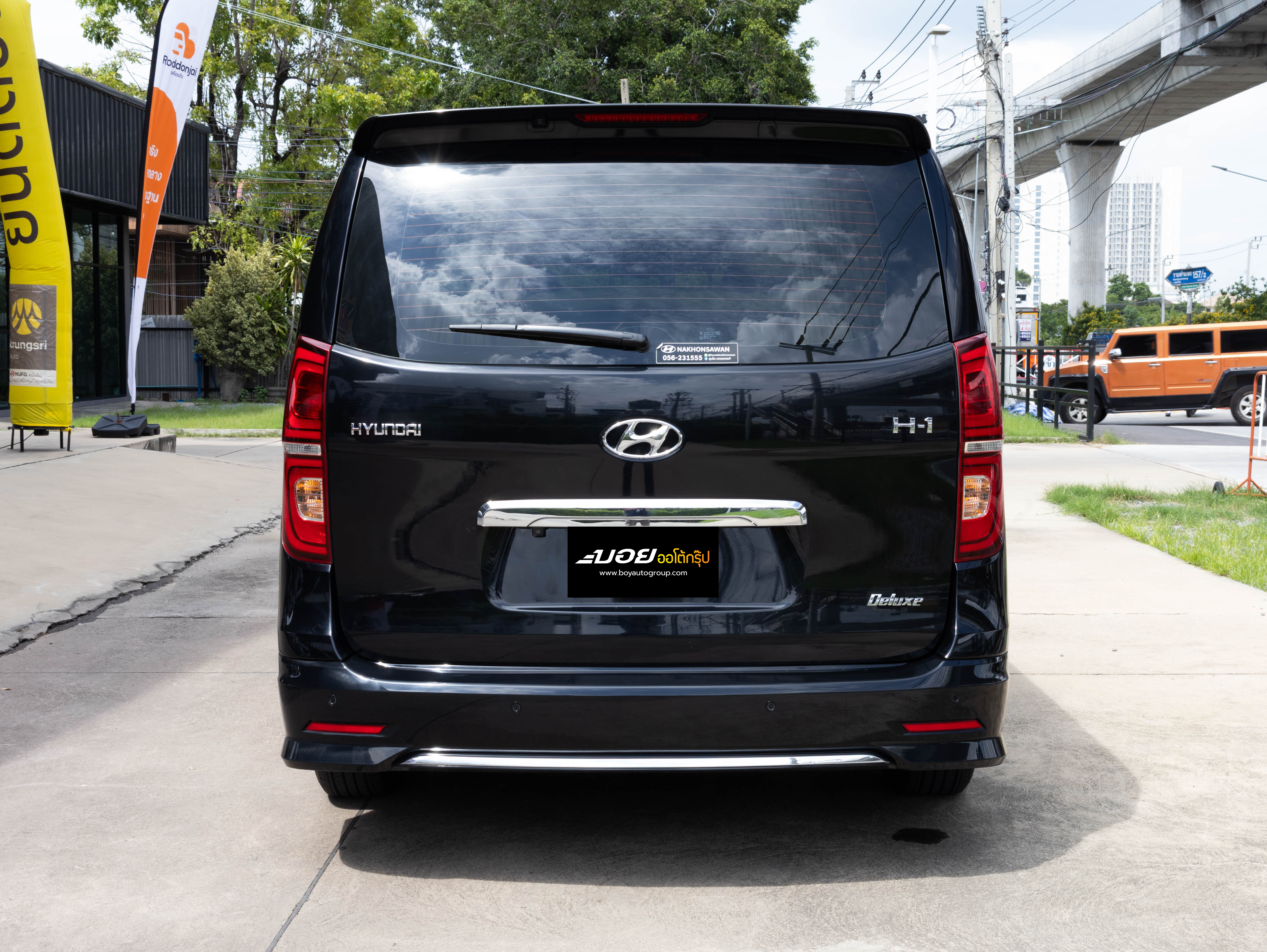 HYUNDAI H1 2.5 DELUXE (DIAMOND) (11ที่นั่ง)