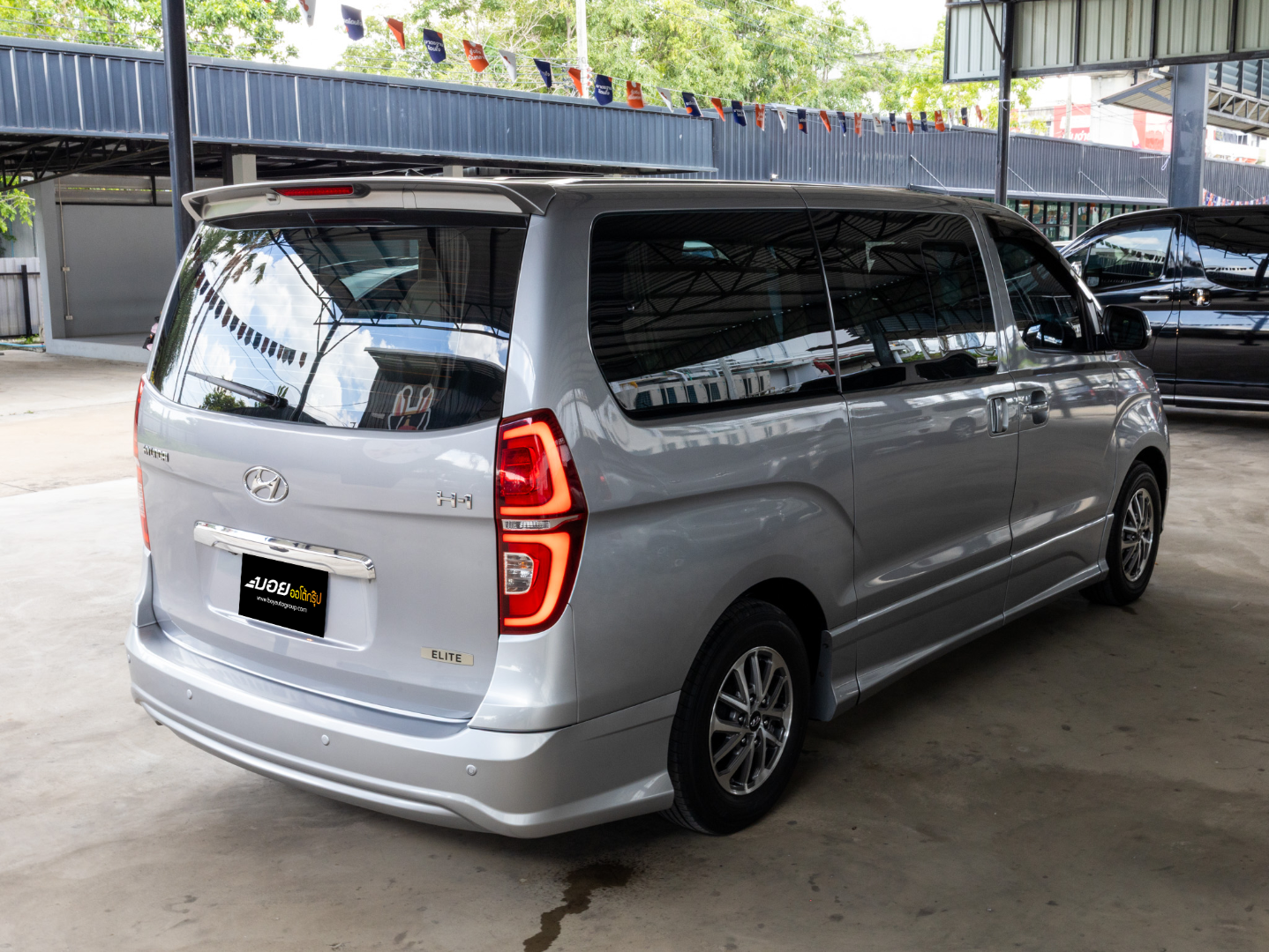 HYUNDAI H1 2.5 ELITE แต่ง (7ที่นั่ง) กระจังหน้านอน (RA3150)