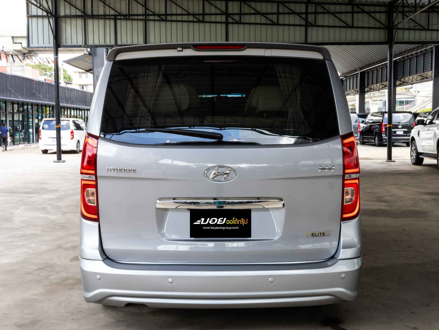 HYUNDAI H1 2.5 ELITE แต่ง (7ที่นั่ง) กระจังหน้านอน (RA3150)