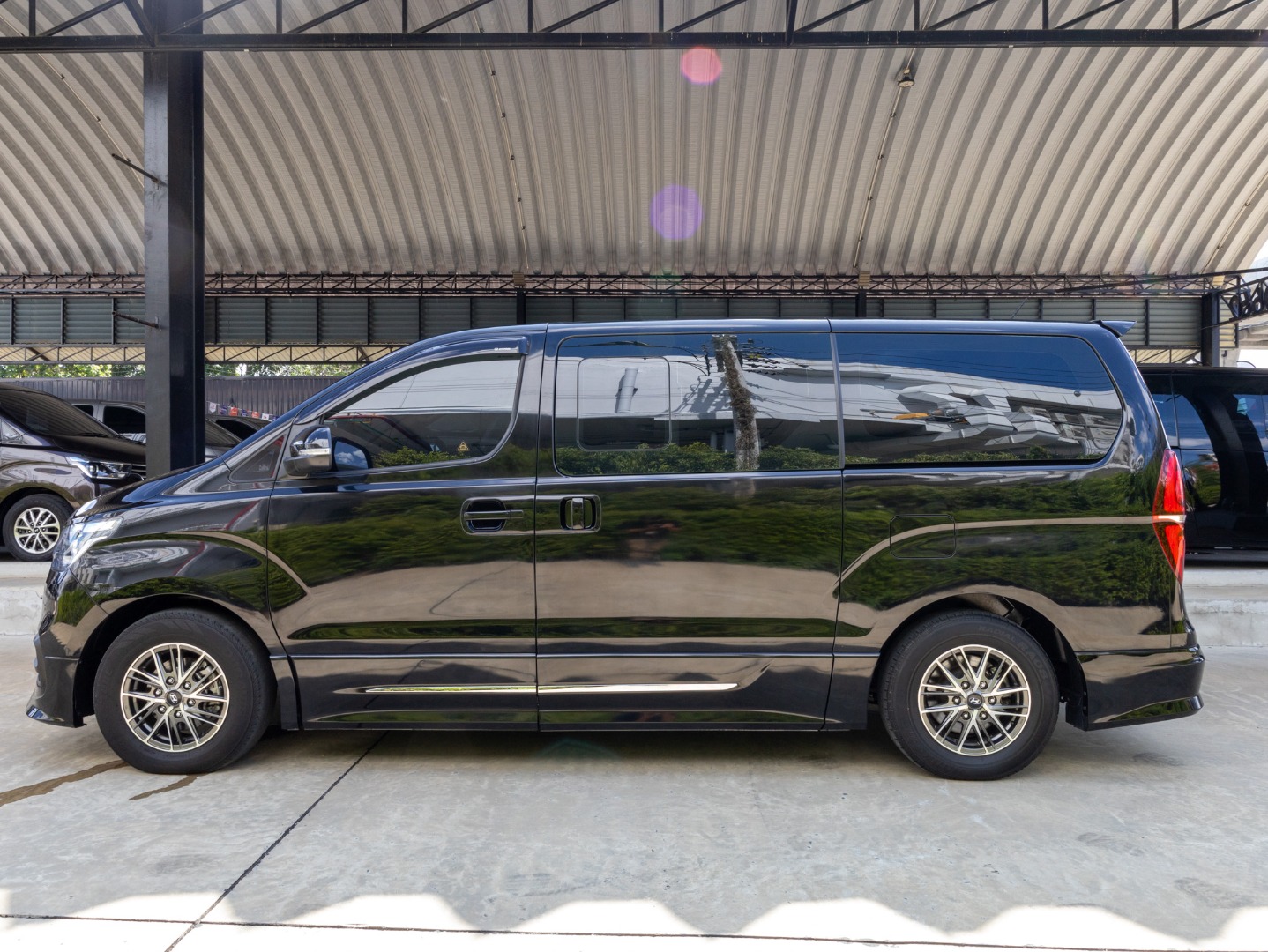 HYUNDAI H1 2.5 ELITE (11ที่นั่ง)(DAIMOND) กระจังหน้านอน (RA3162)