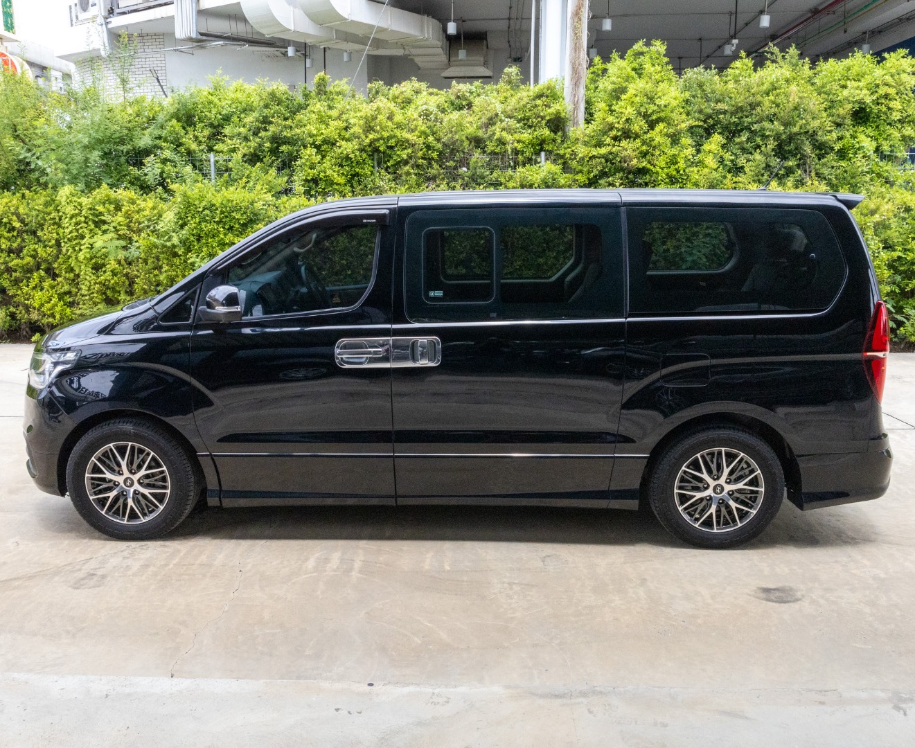 HYUNDAI GRAND STAREX 2.5 VIP (7 ที่นั่ง) (RA3177)