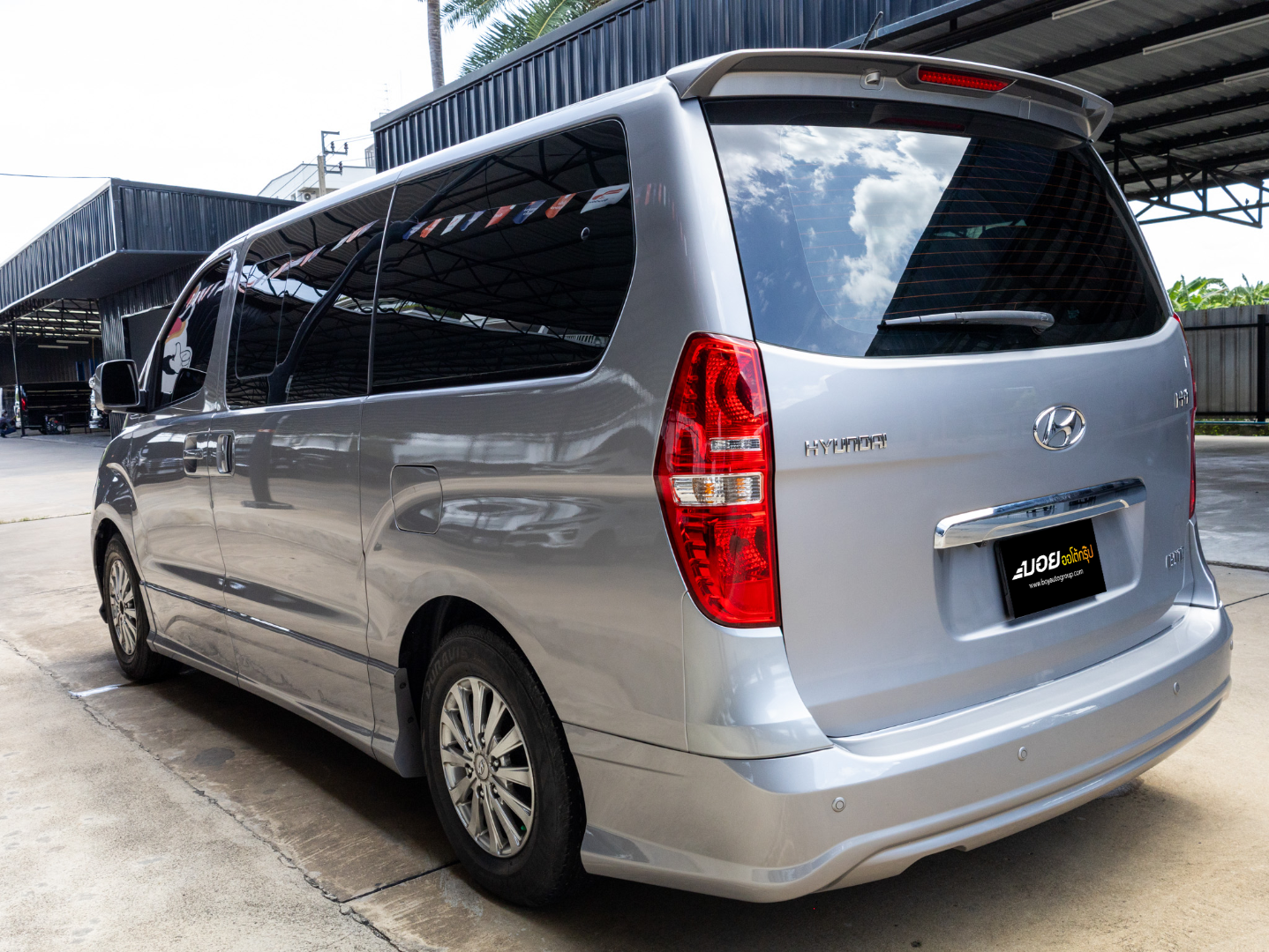 HYUNDAI H1 2.5 ELITE (11ที่นั่ง) กระจังหน้าตั้ง (RA3166)