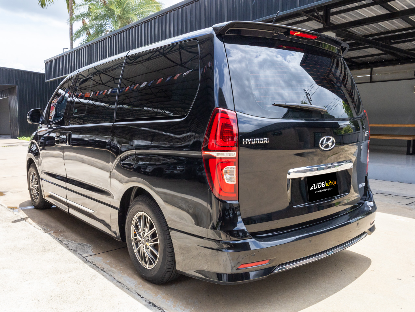 HYUNDAI H1 2.5 DELUXE (11 ที่นั่ง) DIAMOND (RA3173)