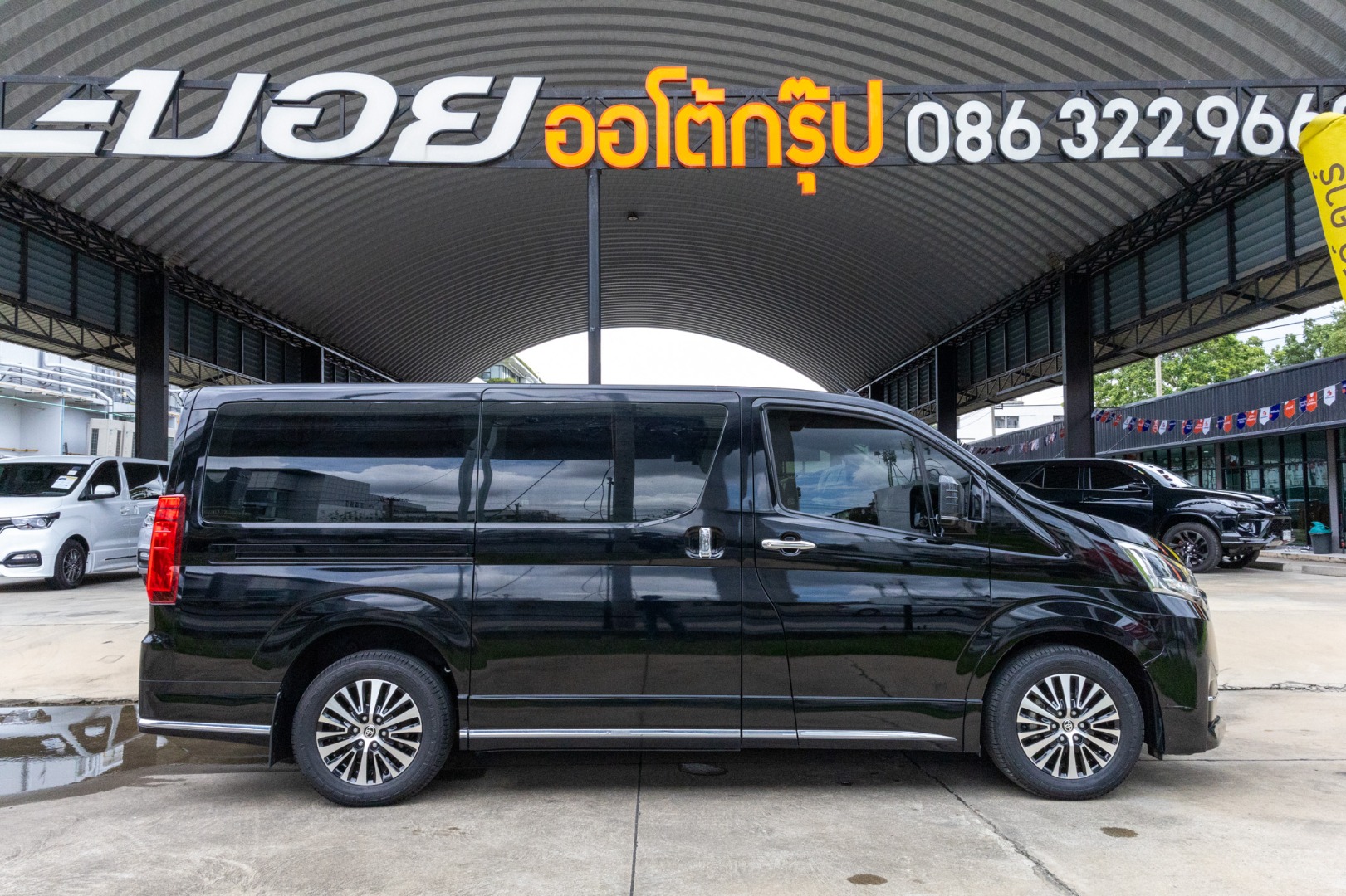 TOYOTA MAJESTY 2.8 PREMIUM (RA3193)
