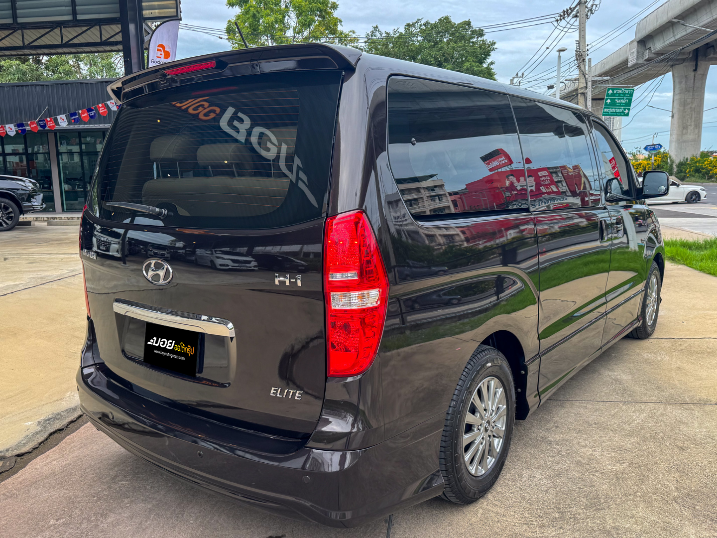 HYUNDAI H1 2.5 ELITE (11ที่นั่ง) กระจังหน้าตั้ง (RA3161)
