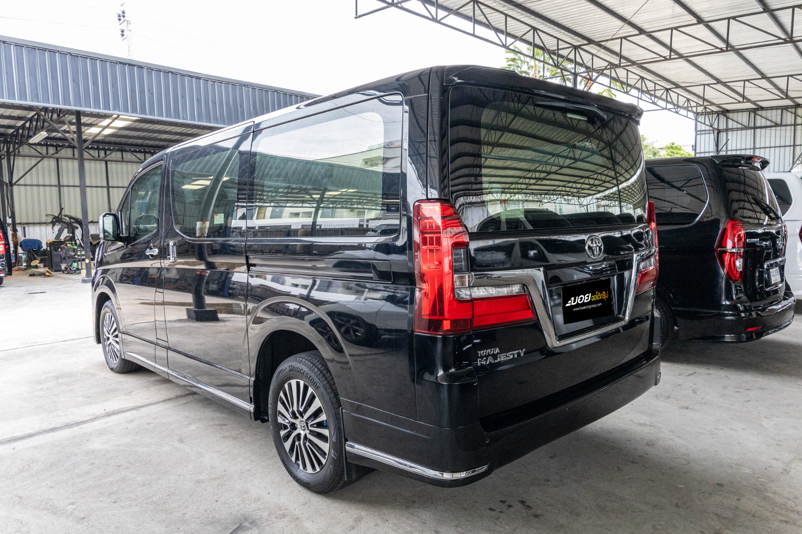 TOYOTA MAJESTY 2.8 STANDARD (RA3186)