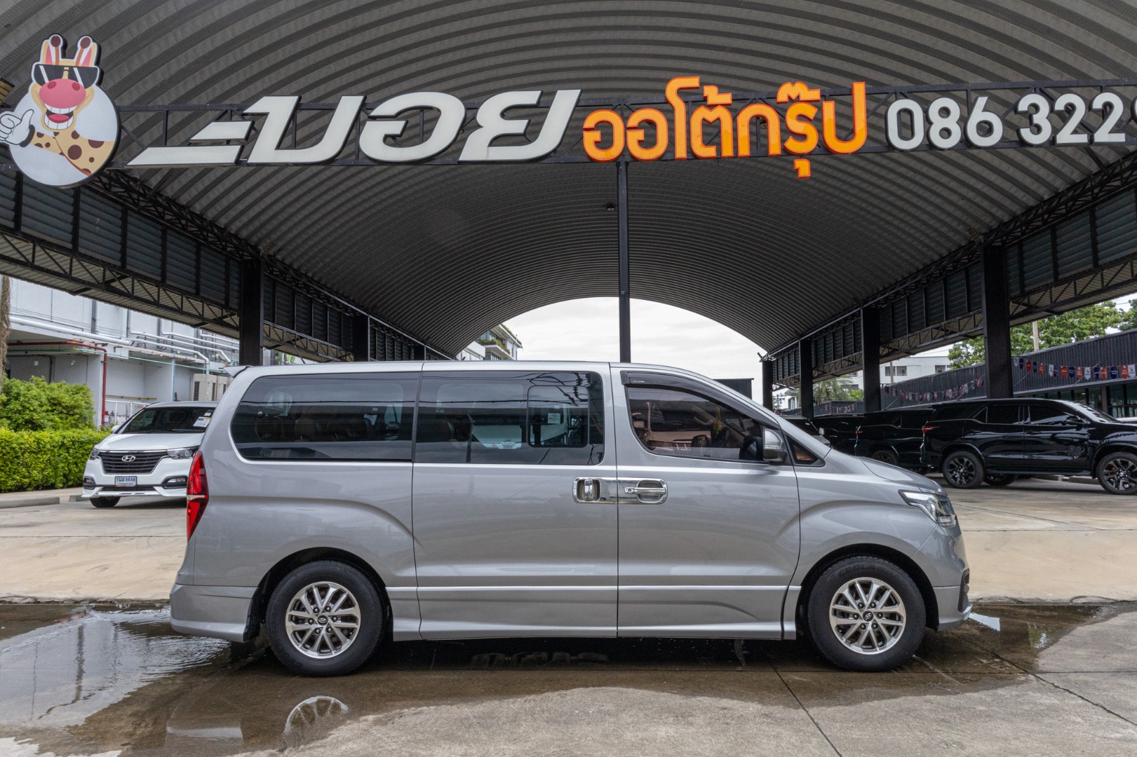 HYUNDAI H1 2.5 DELUXE (11ที่นั่ง) (RA3198)