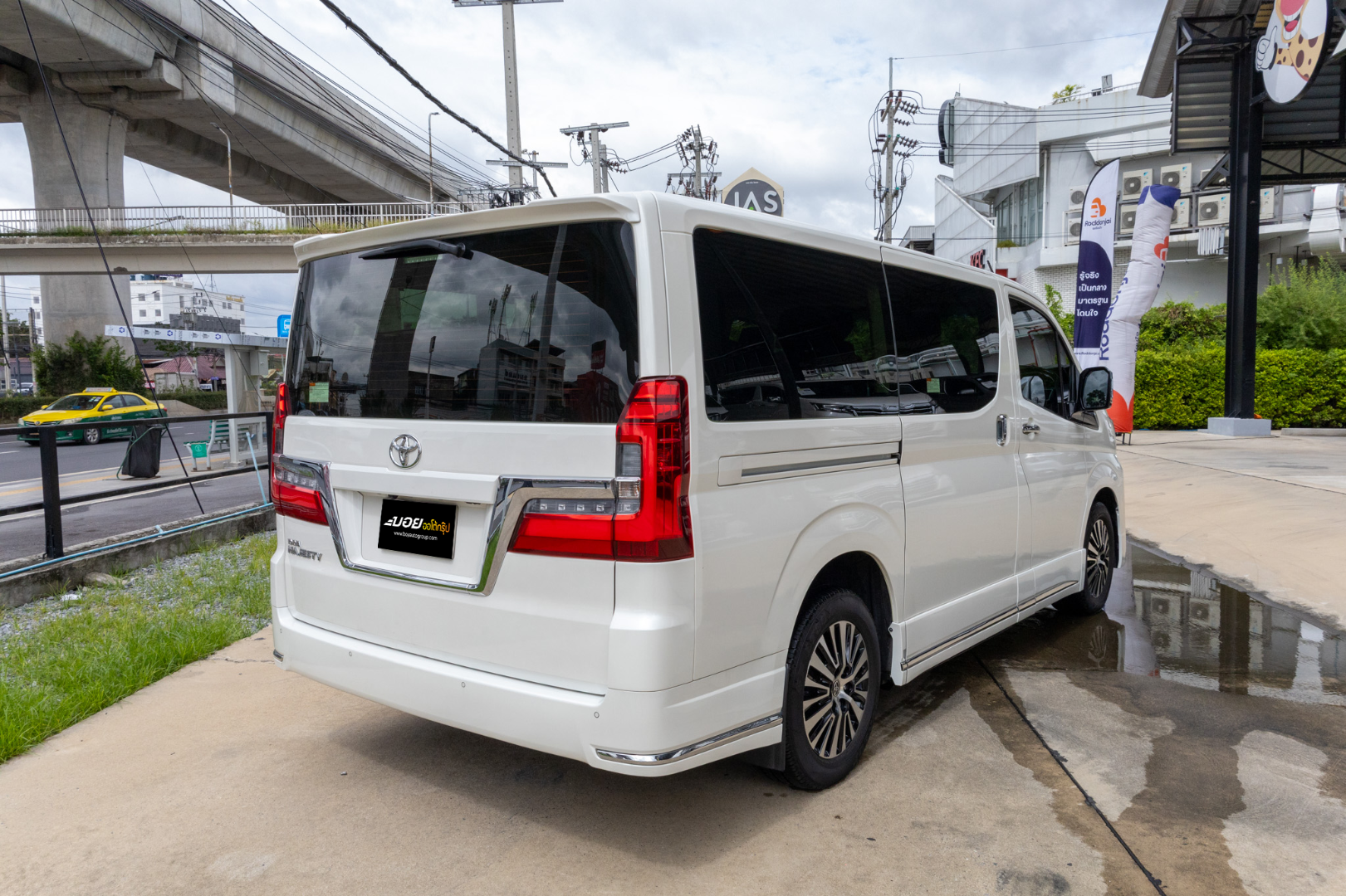 TOYOTA MAJESTY 2.8 PREMIUM (RA3196)