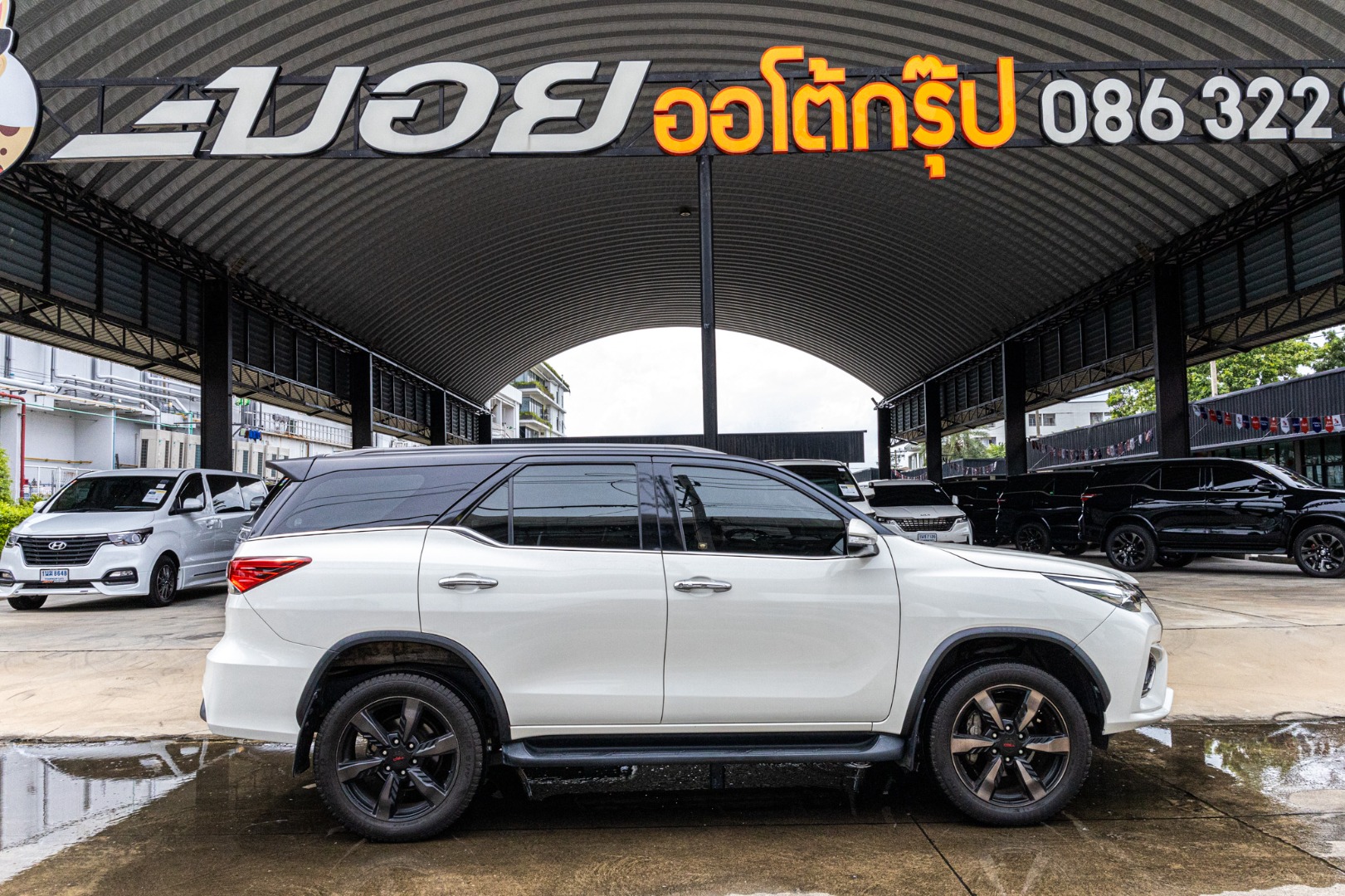 TOYOTA FORTUNER (RA3201)