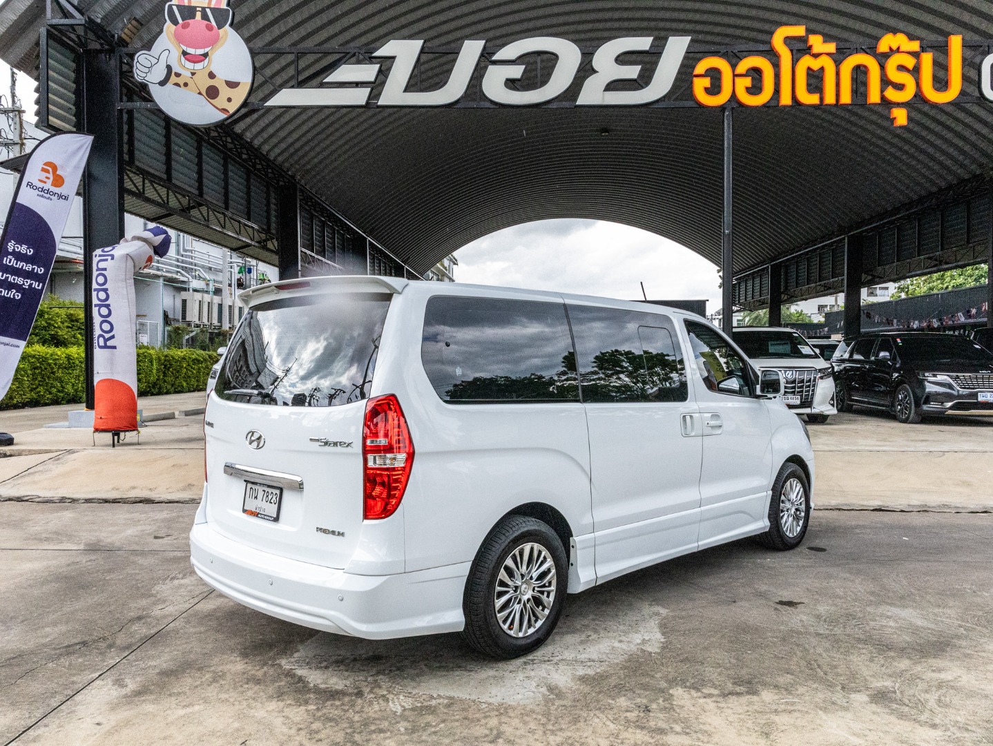 HYUNDAI  GRAND STAREX 2.5 PREMIUM (RA3210)