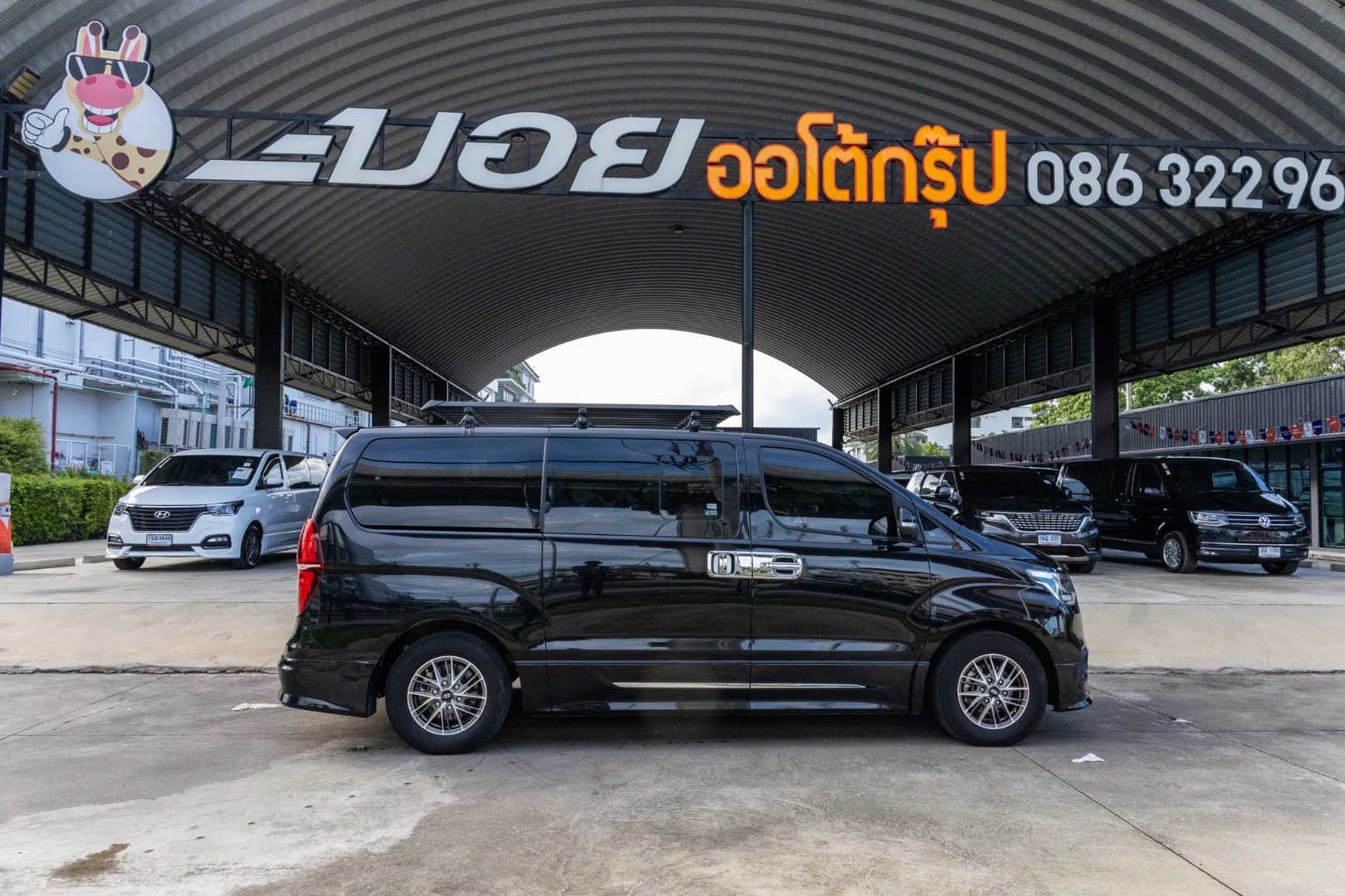 HYUNDAI H-1 2.5 DELUXE (11ที่นั่ง) DIAMOND (RA3209)
