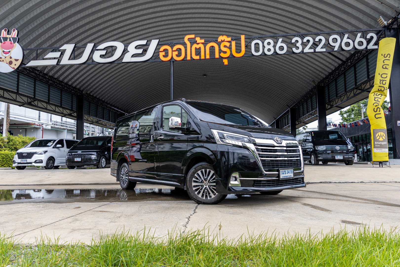 TOYOTA MAJESTY 2.8 STANDARD (RA3208)