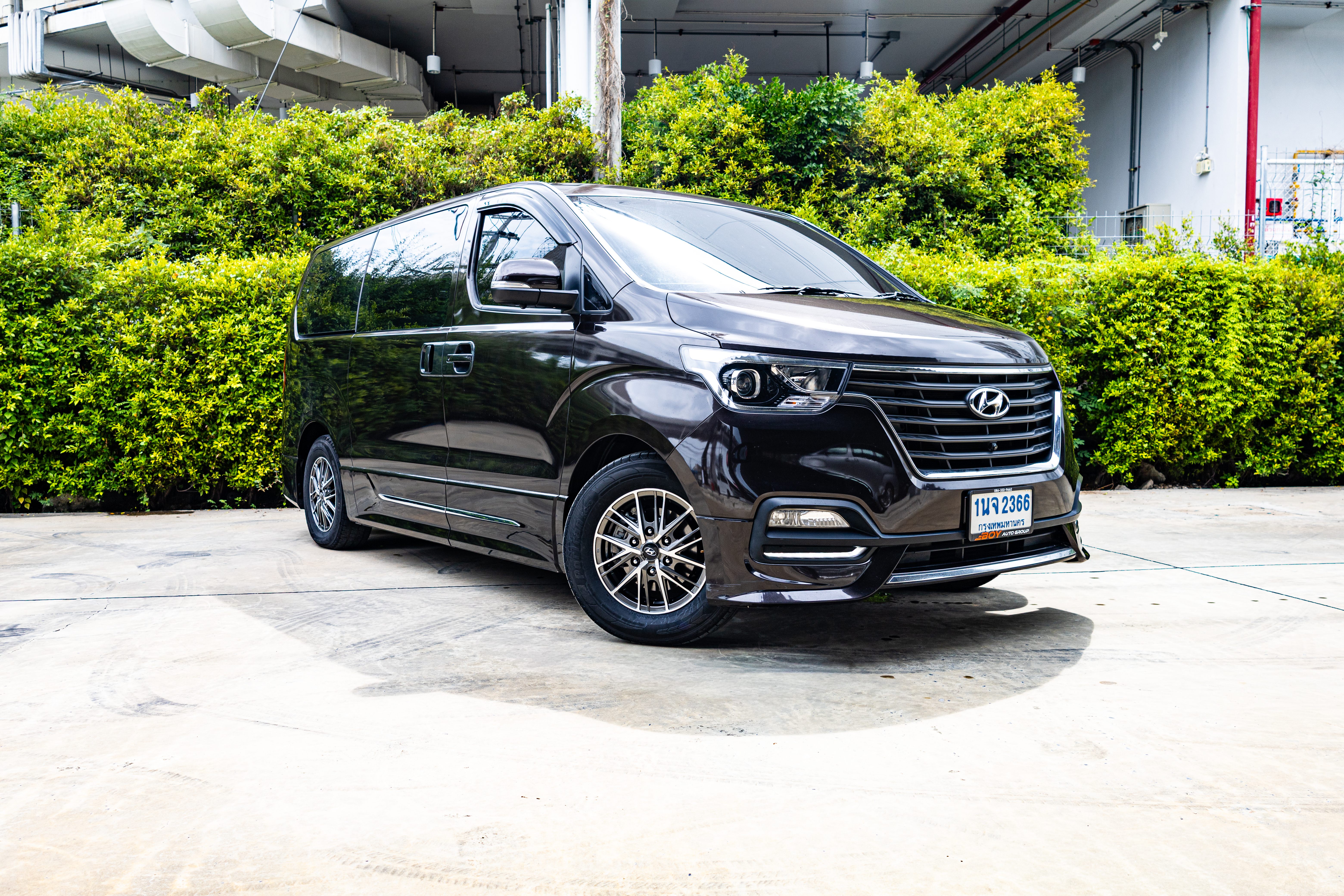 HYUNDAI H1 2.5 ELITE NS (11ที่นั่ง) กระจังหน้านอน (RA3220)