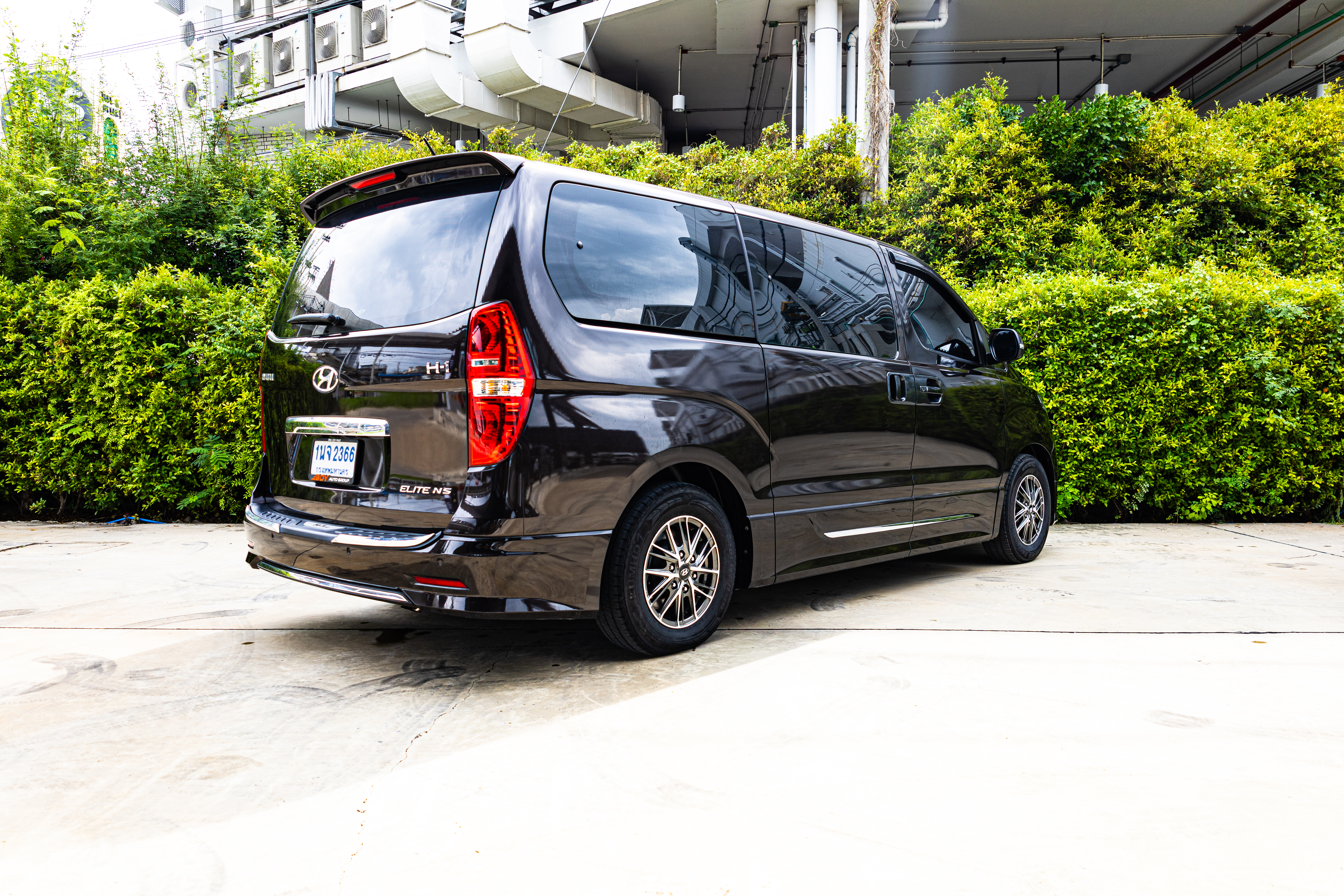 HYUNDAI H1 2.5 ELITE NS (11ที่นั่ง) กระจังหน้านอน (RA3220)