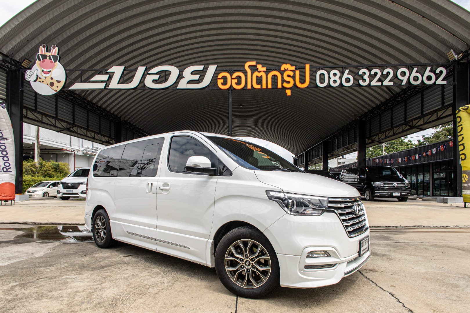 HYUNDAI GRAND STAREX 2.5 VIP (7 ที่นั่ง) DIAMOND (RA3225)