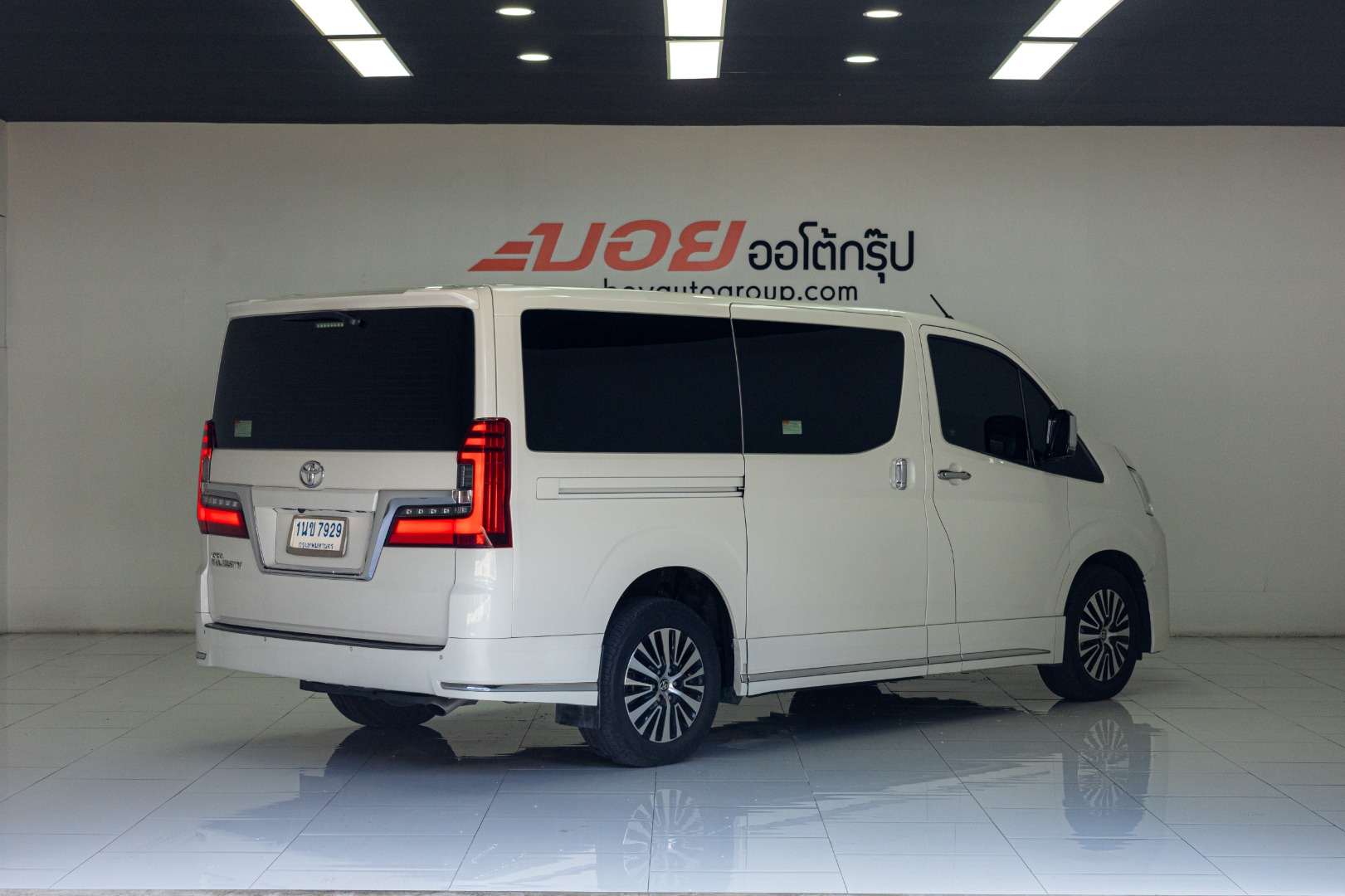 TOYOTA MAJESTY 2.8 PREMIUM (RA3230)