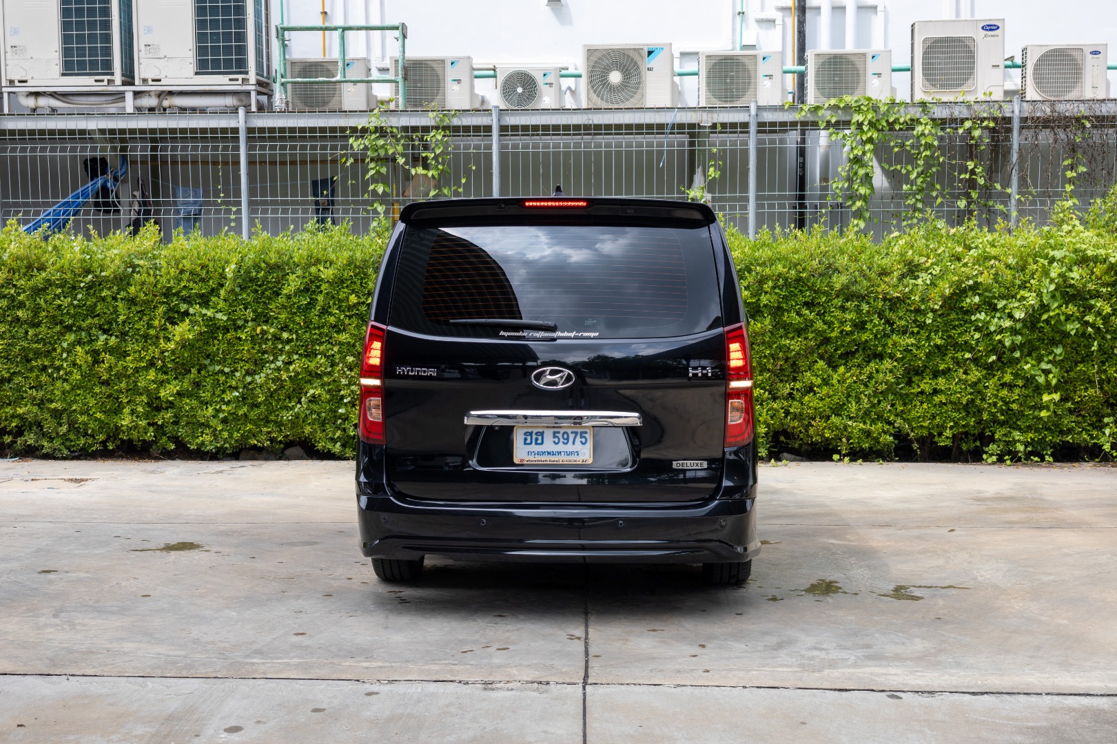 HYUNDAI H1 2.5 DELUXE (11 ที่นั่ง) กระจังหน้านอน  (RA3231)