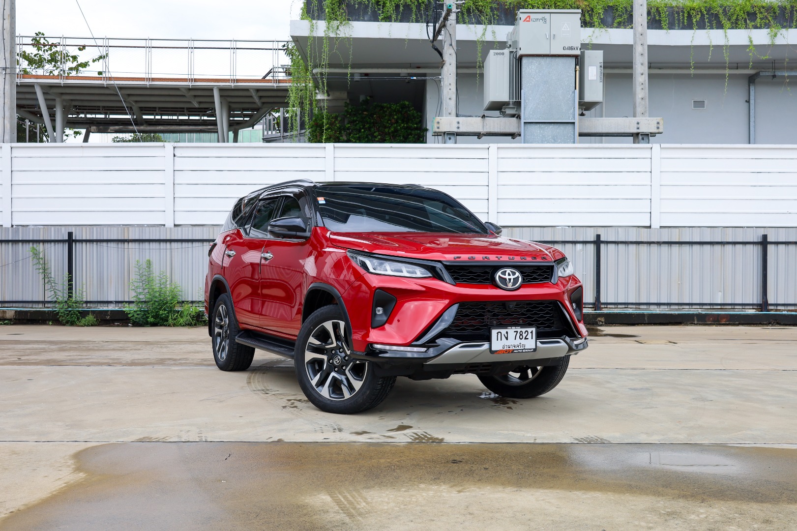 TOYOTA FORTUNER 2.4 LEGENDER (2WD) (RA3228)